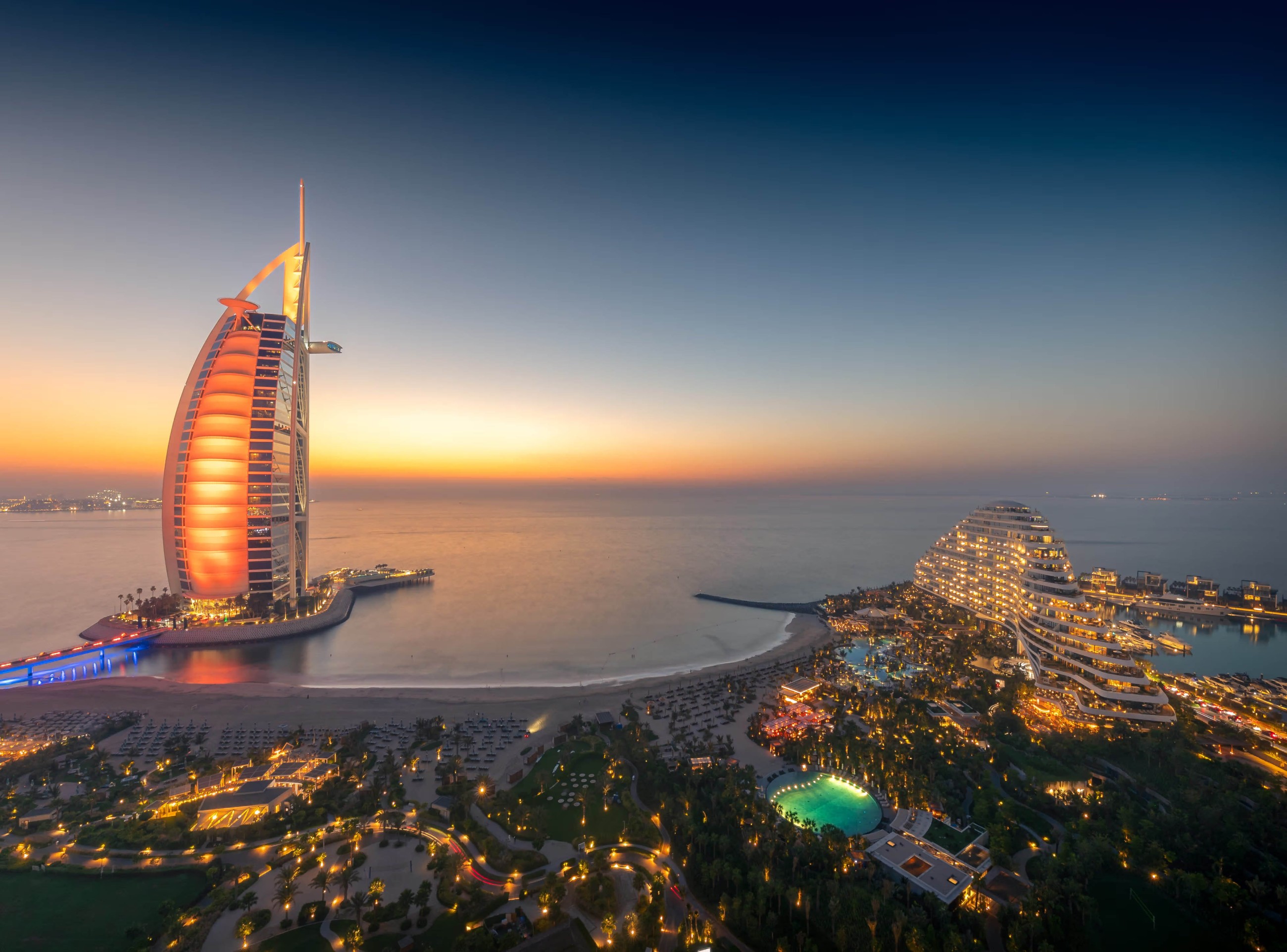 Minor fire on exterior fa&ccedil;ade of Burj Al Arab brought under control with no injuries