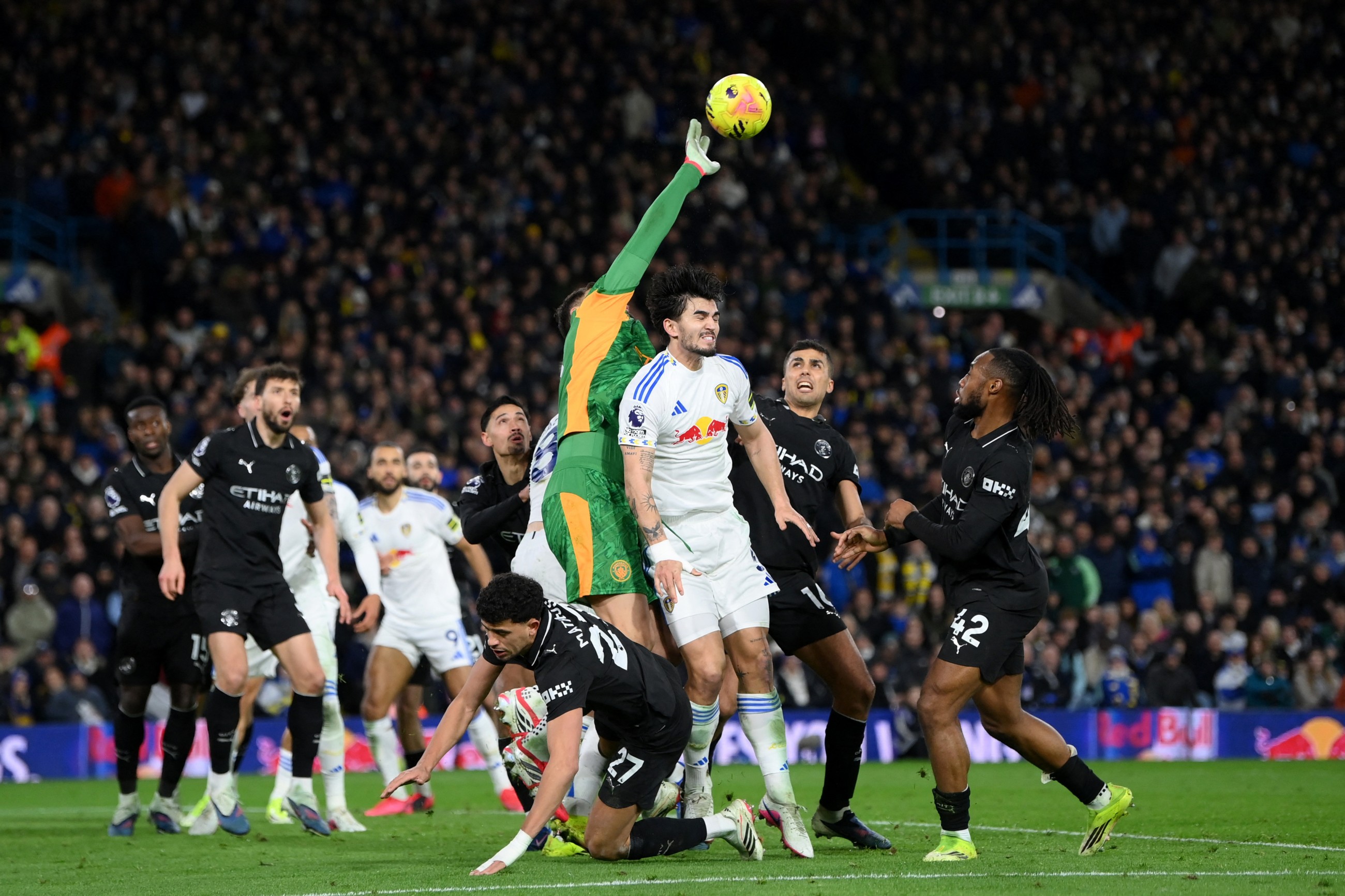 Guardiola calls for respect after Ramadan break is booed at EPL