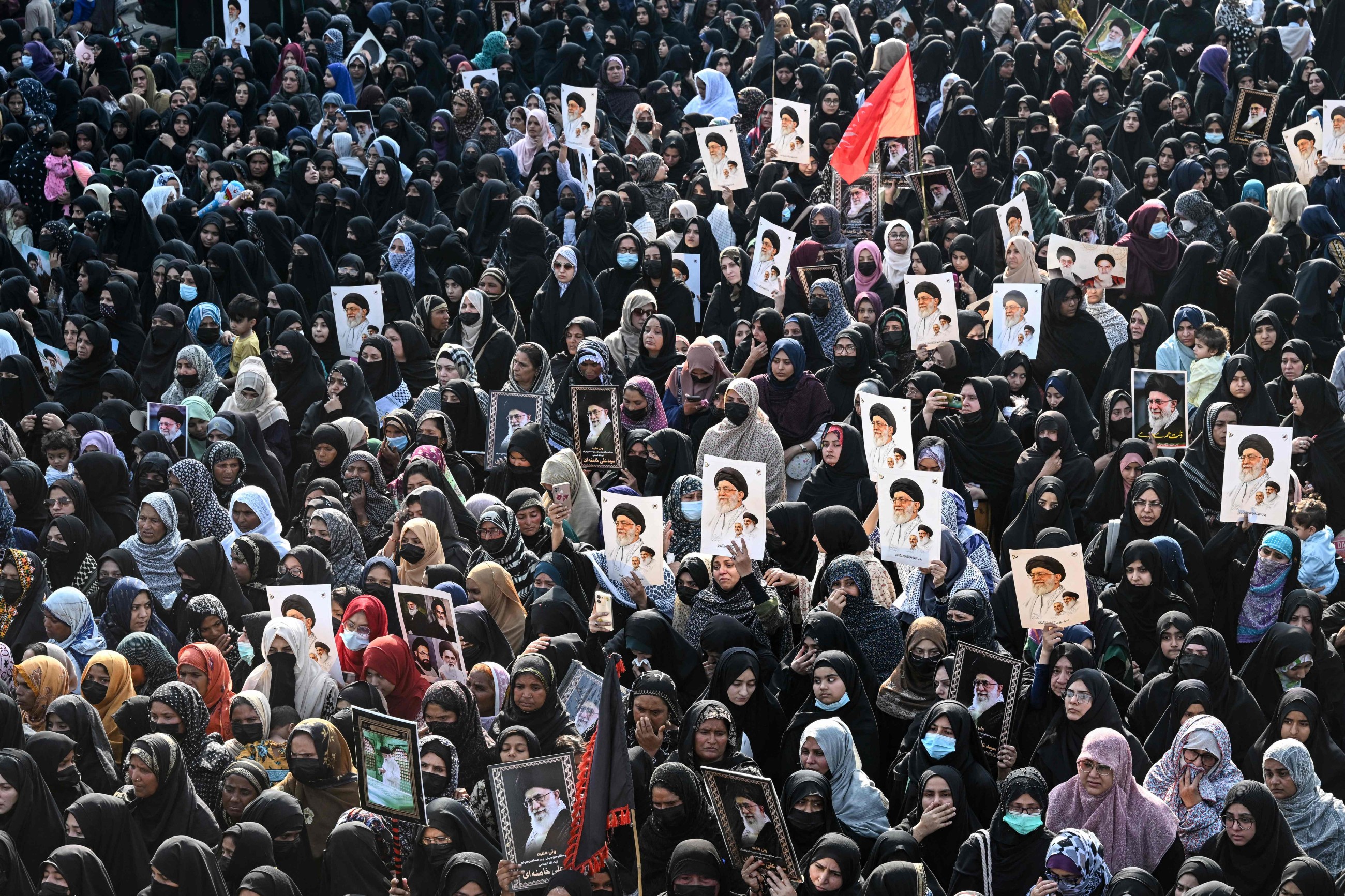 25 killed at Pakistan's pro-Iran protests