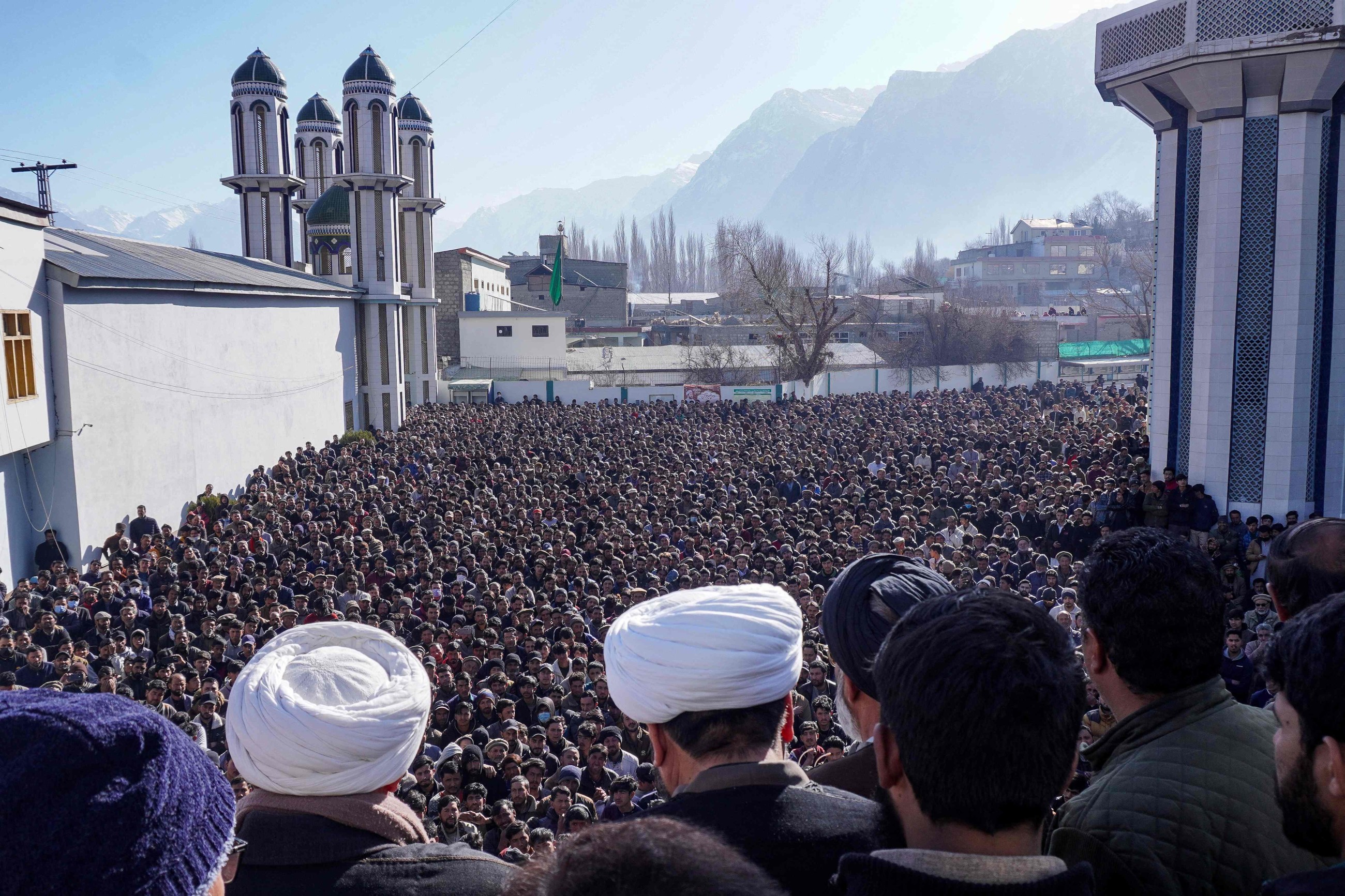 Military called to northern Pakistani cities of Gilgit and Skardu after deadly pro-Iran protests