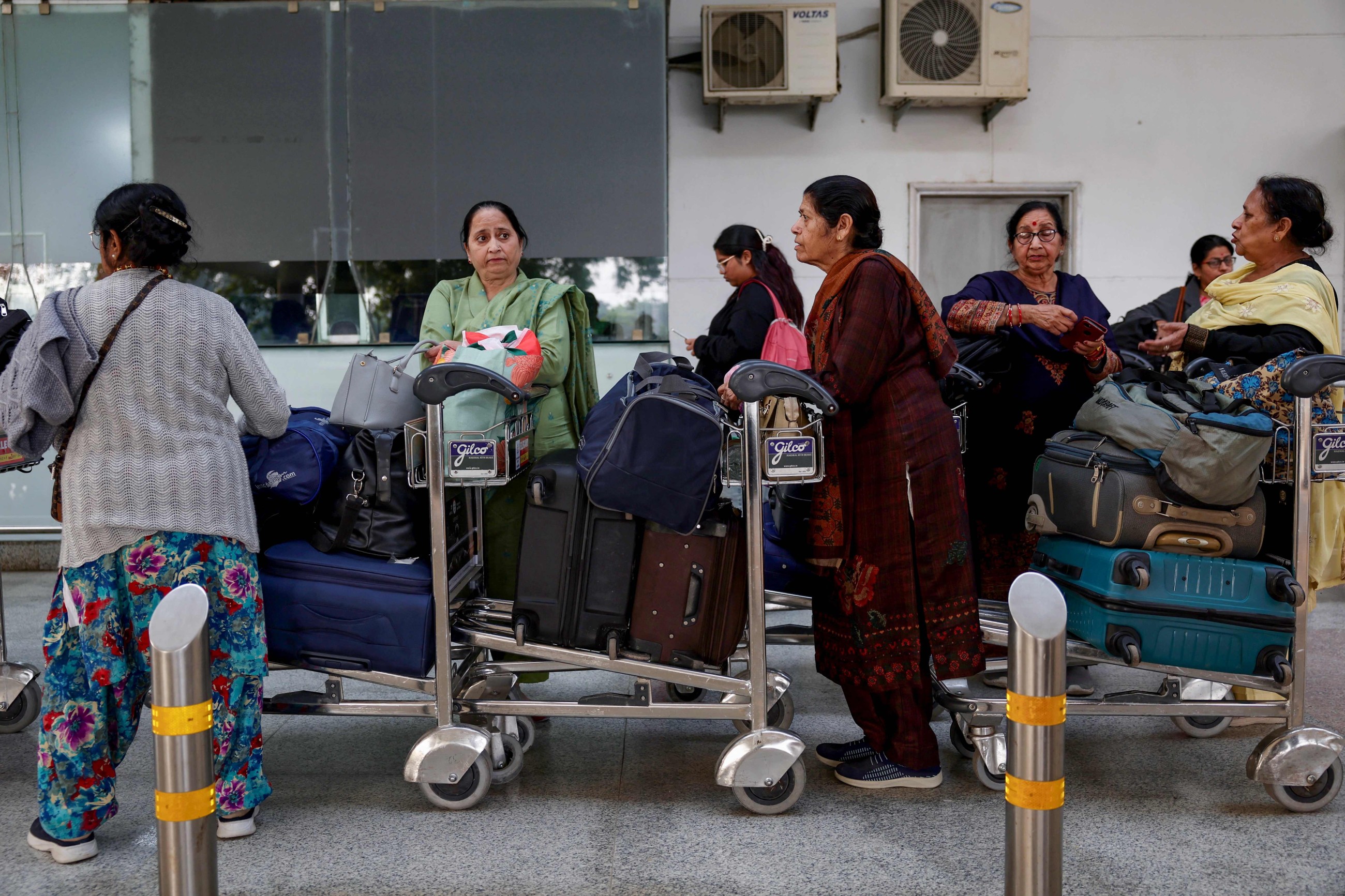 India's airlines to resume limited Middle East flights