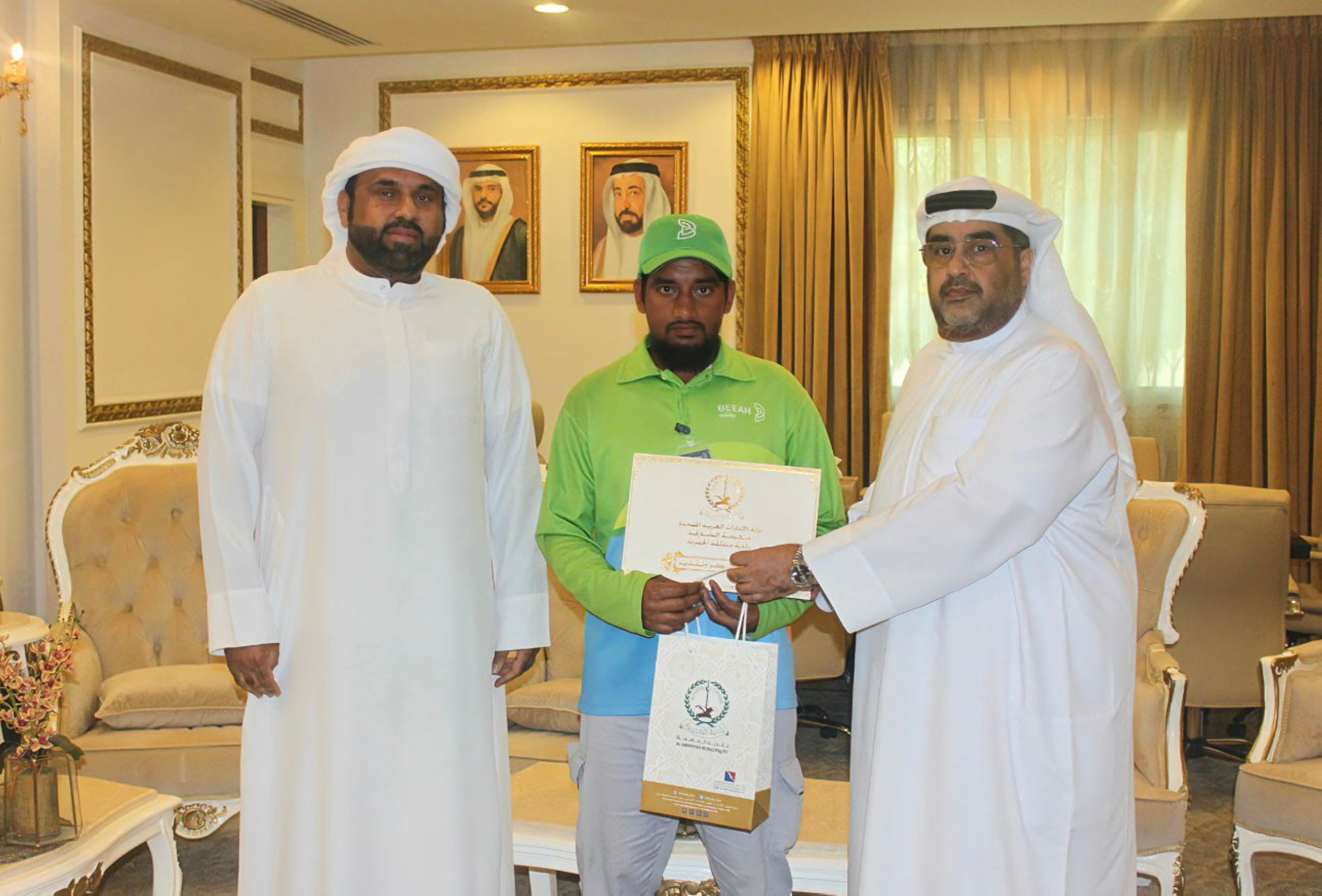 Al Hamriya honours Bee&rsquo;ah worker for honesty