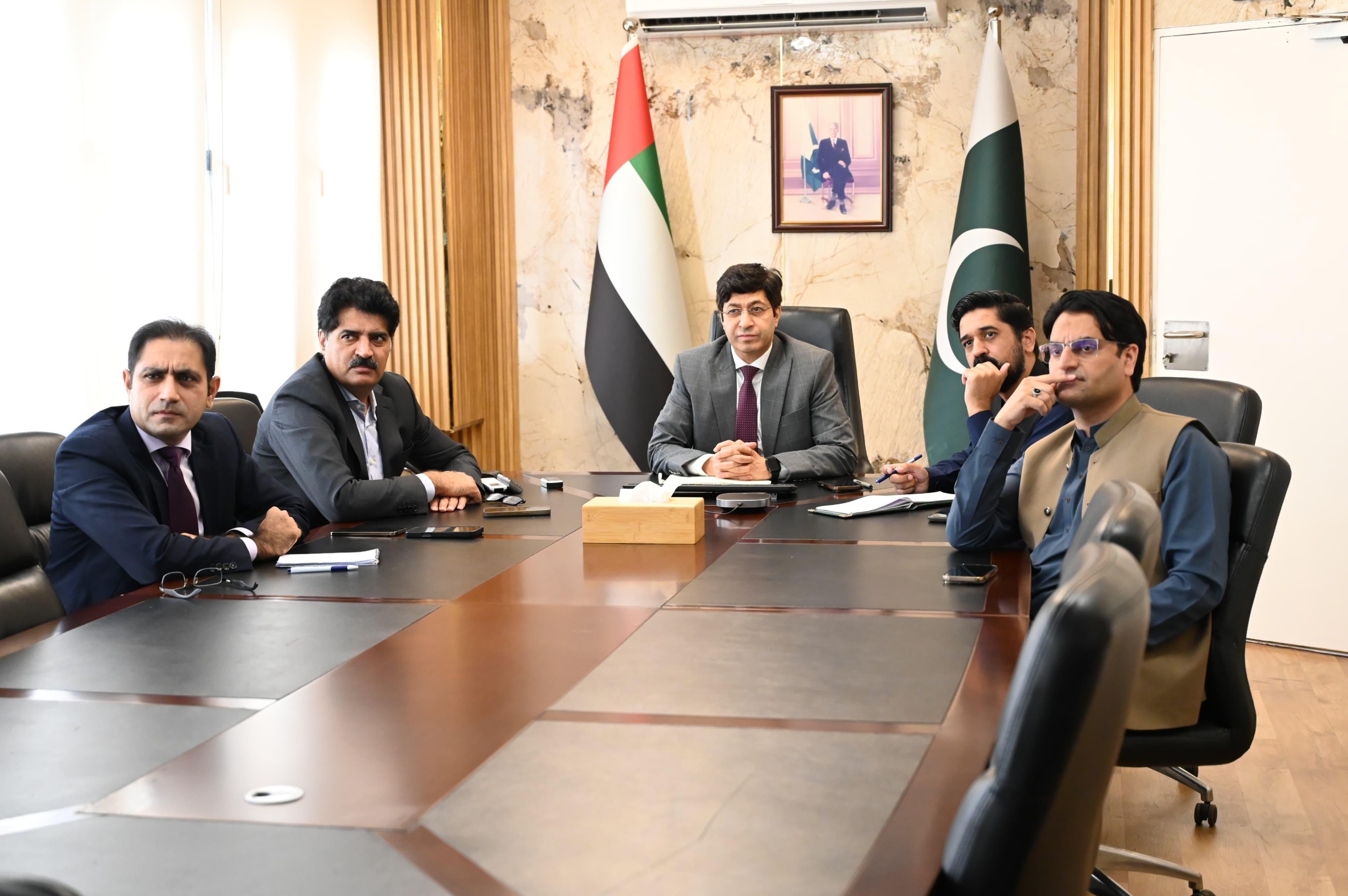 VIDEO: Consul General in Dubai briefs Pakistani expats on facilitation steps, urges them to follow UAE laws