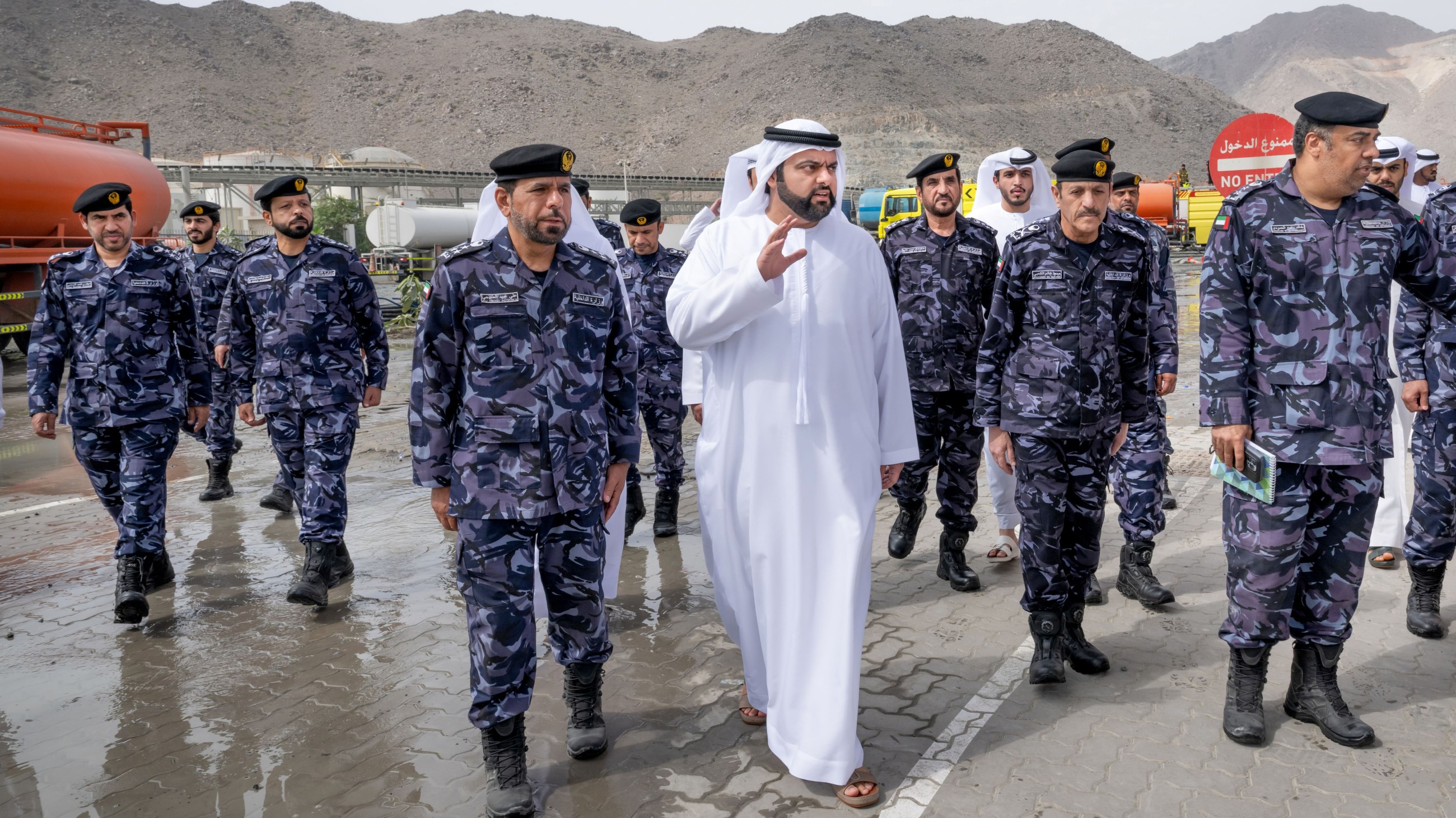 Fujairah CP visits Oil Industry Zone, hails work of field teams