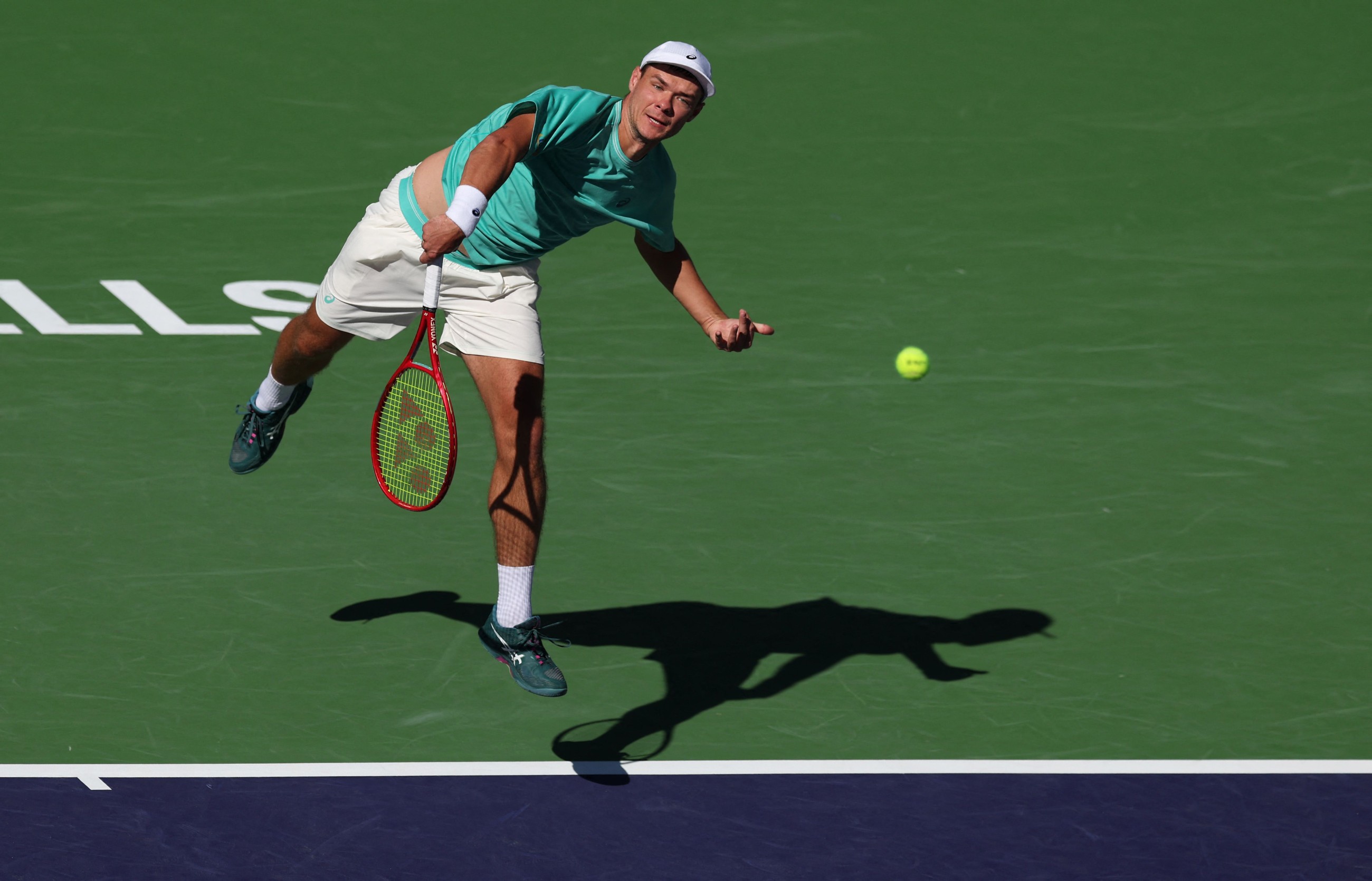Alcaraz cruises into Indian Wells third round as Djokovic fights through