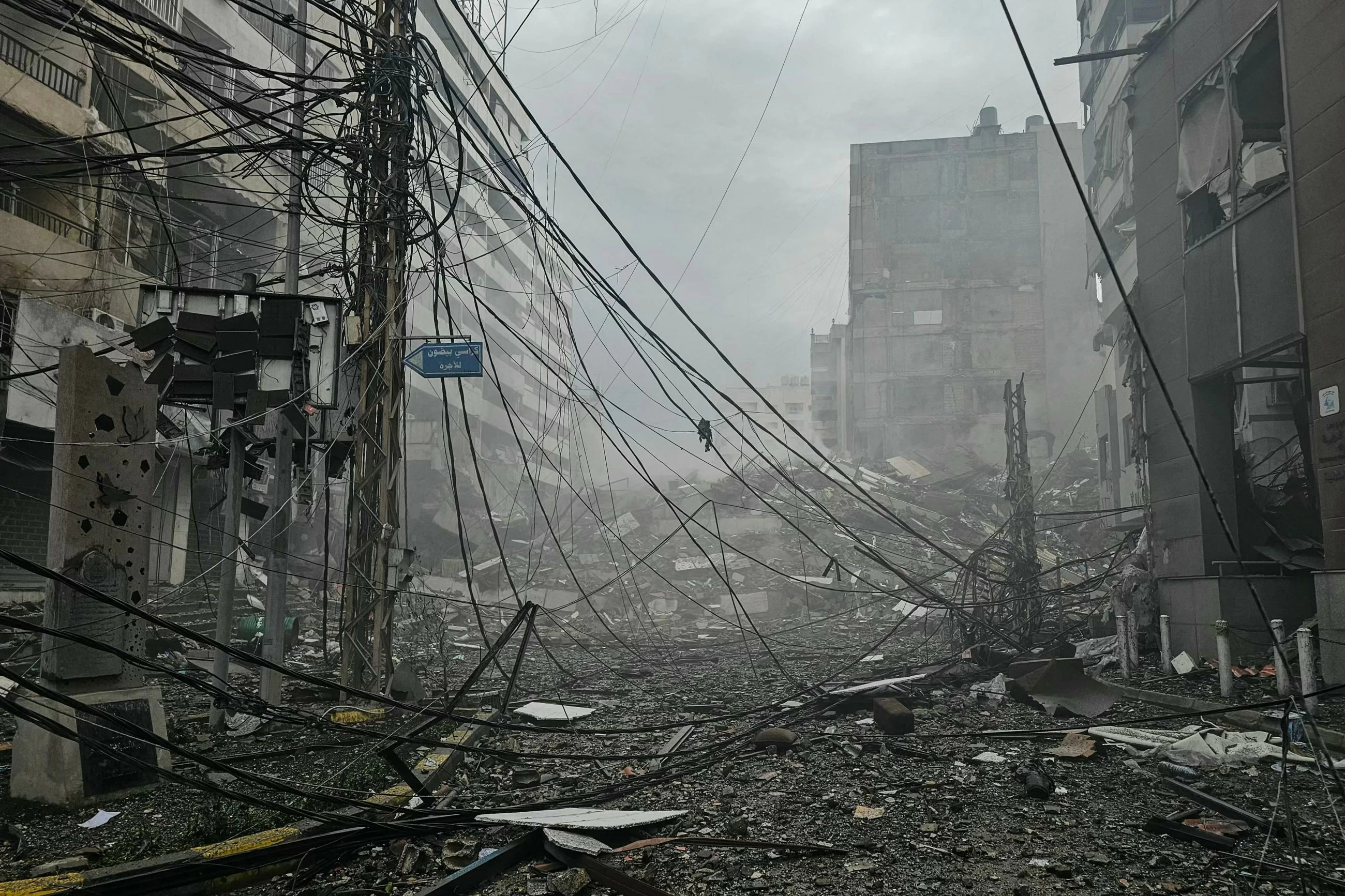 US bombs military sites on Iranian island