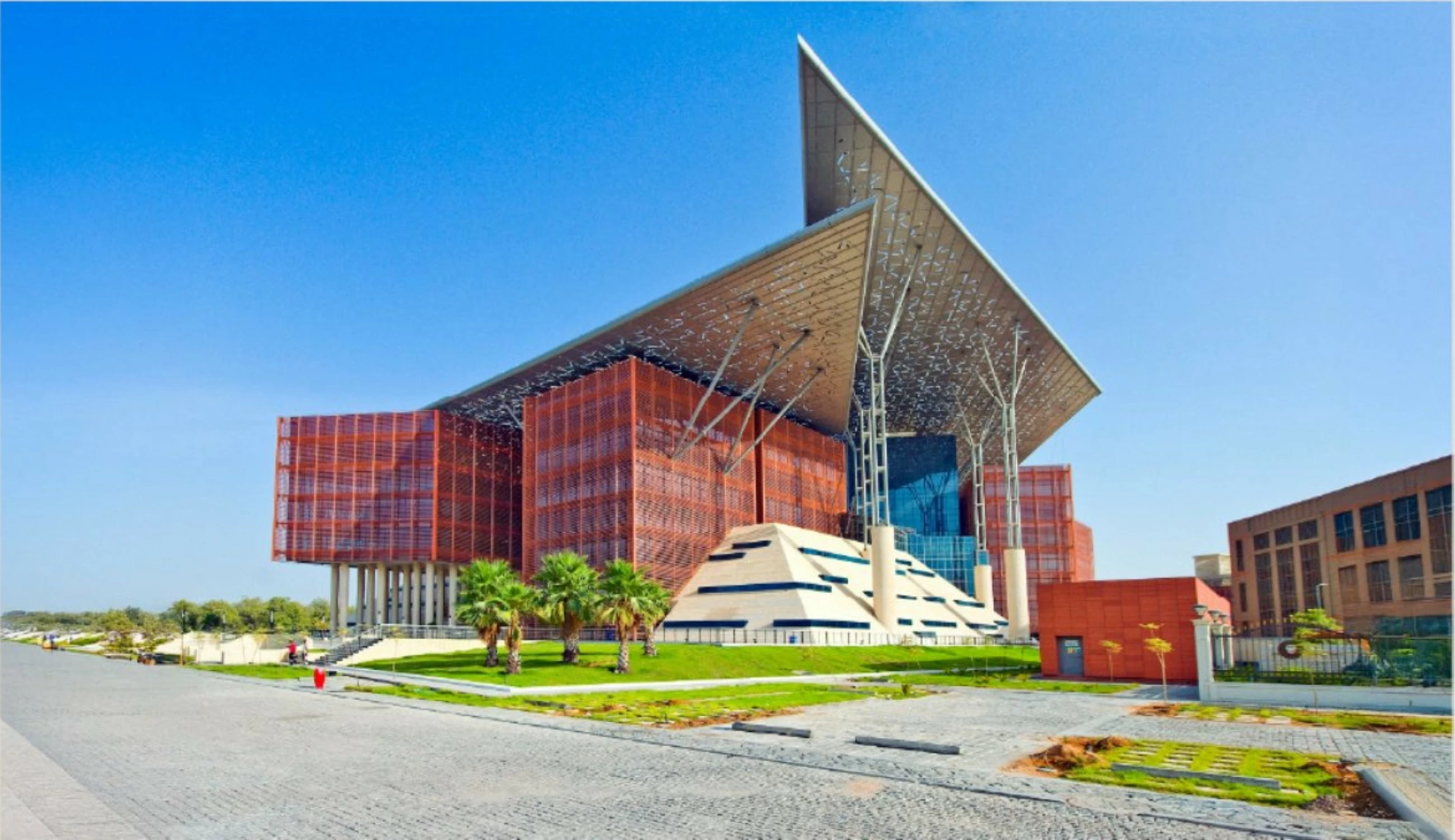 Abu Dhabi court fines man Dhs20,000 for harassing, threatening woman on phone, social media