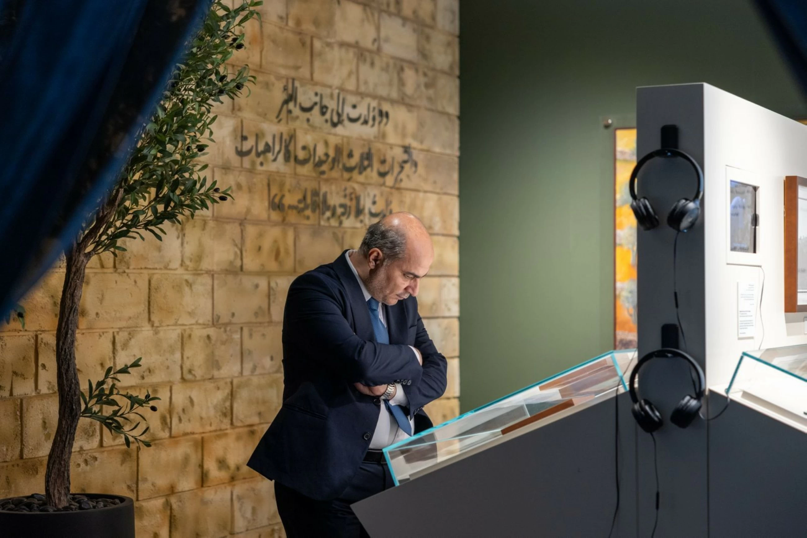 Over 25,000 attend House of Wisdom's &lsquo;The Dice Player: Mahmoud Darwish&rsquo; exhibition in Sharjah