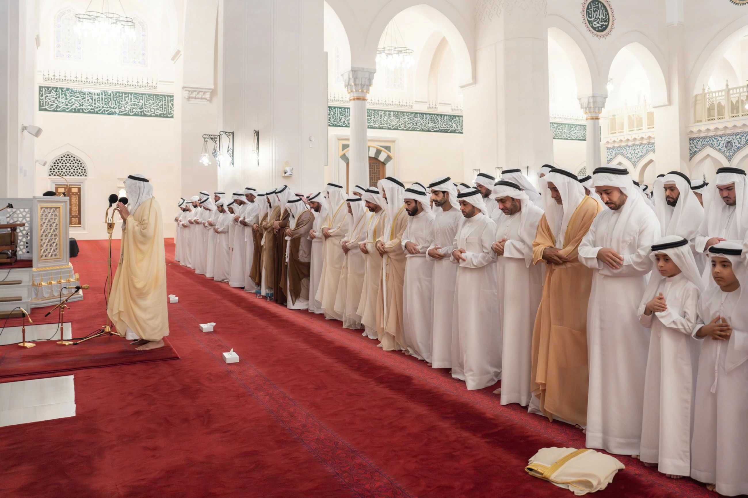 Sheikh Sultan performs Eid Al Fitr prayer at Sharjah Mosque