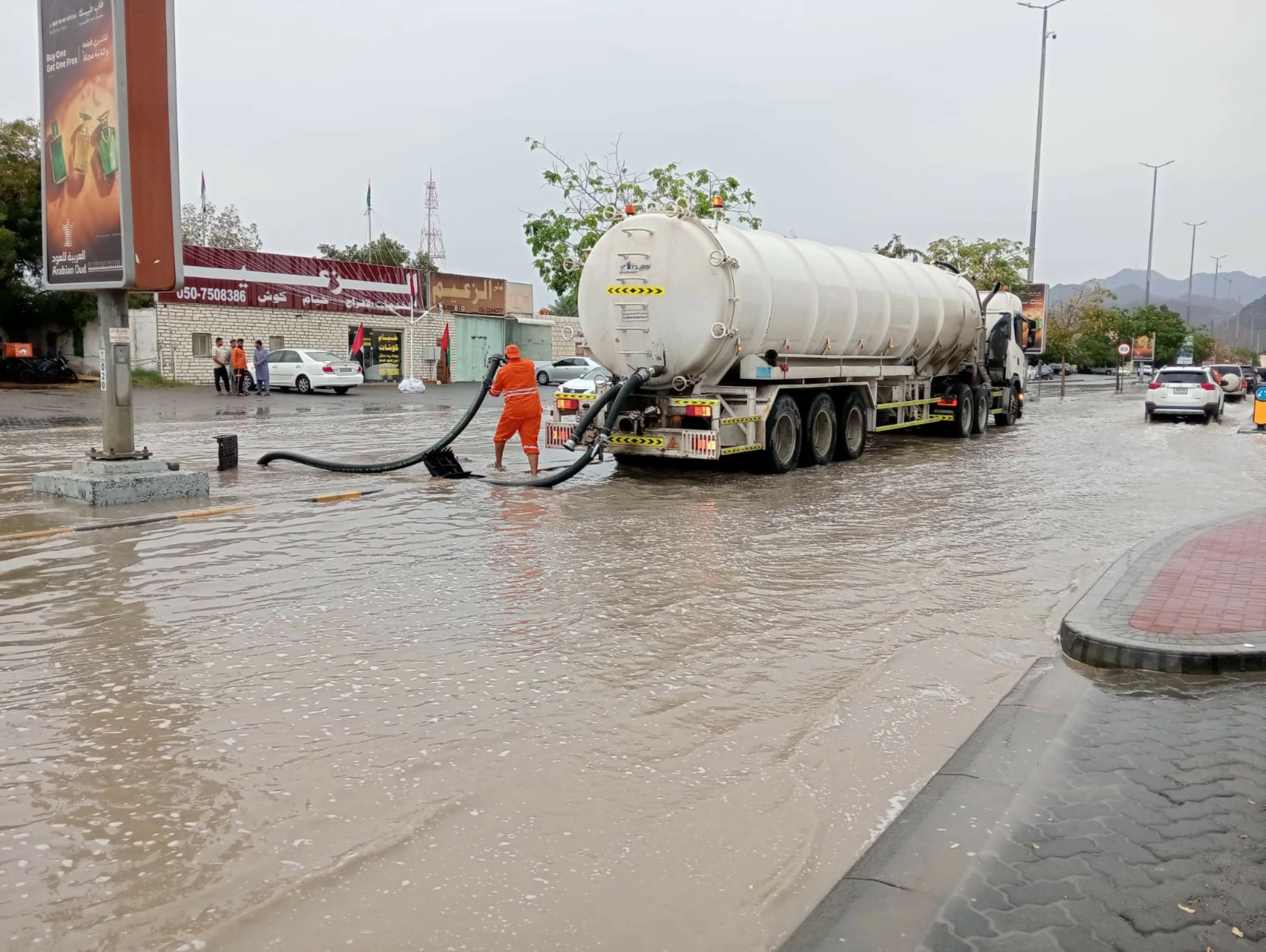 Authorities intensify drainage efforts after heavy rain drenches Fujairah, Sharjah