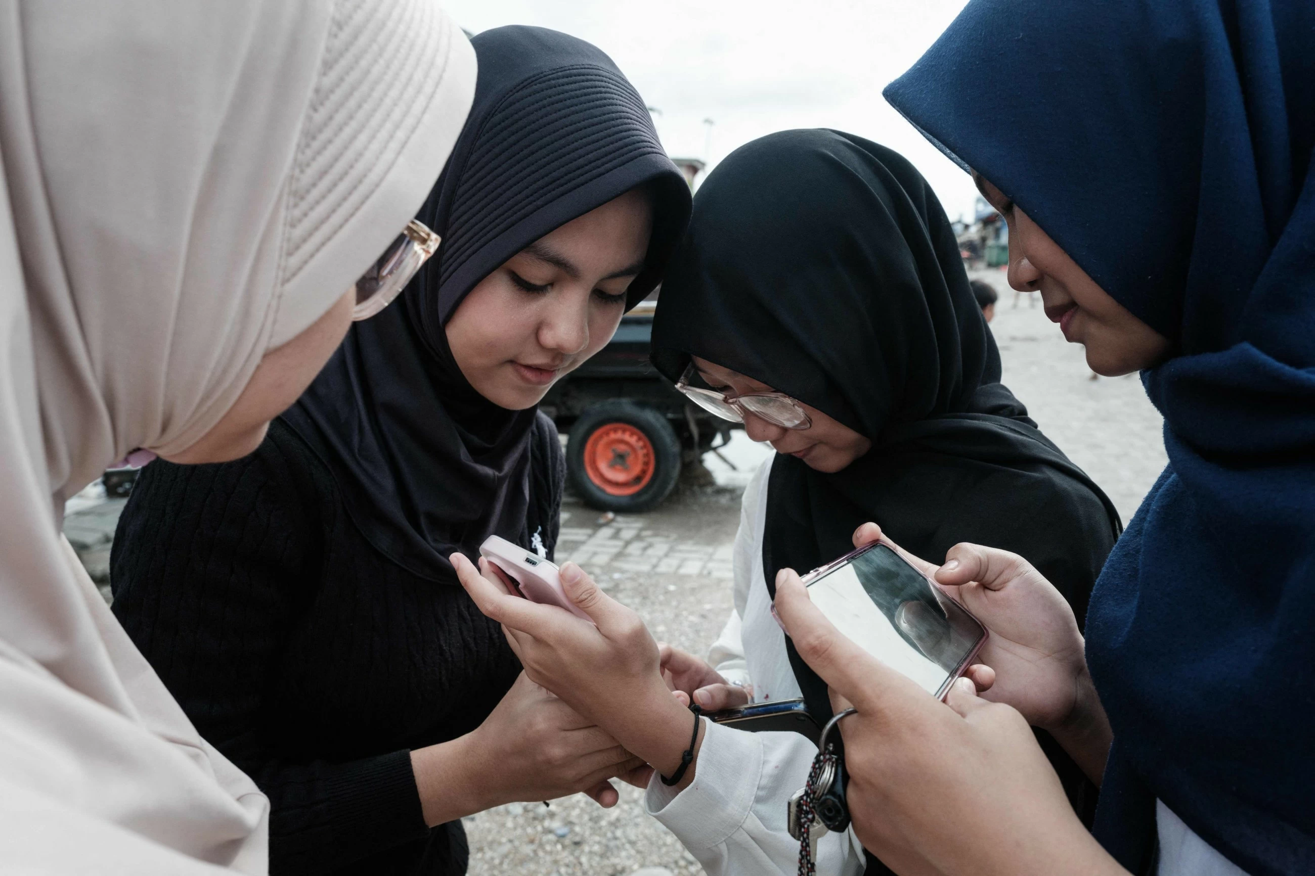 Indonesia begins enforcing social media restrictions for children under-16s