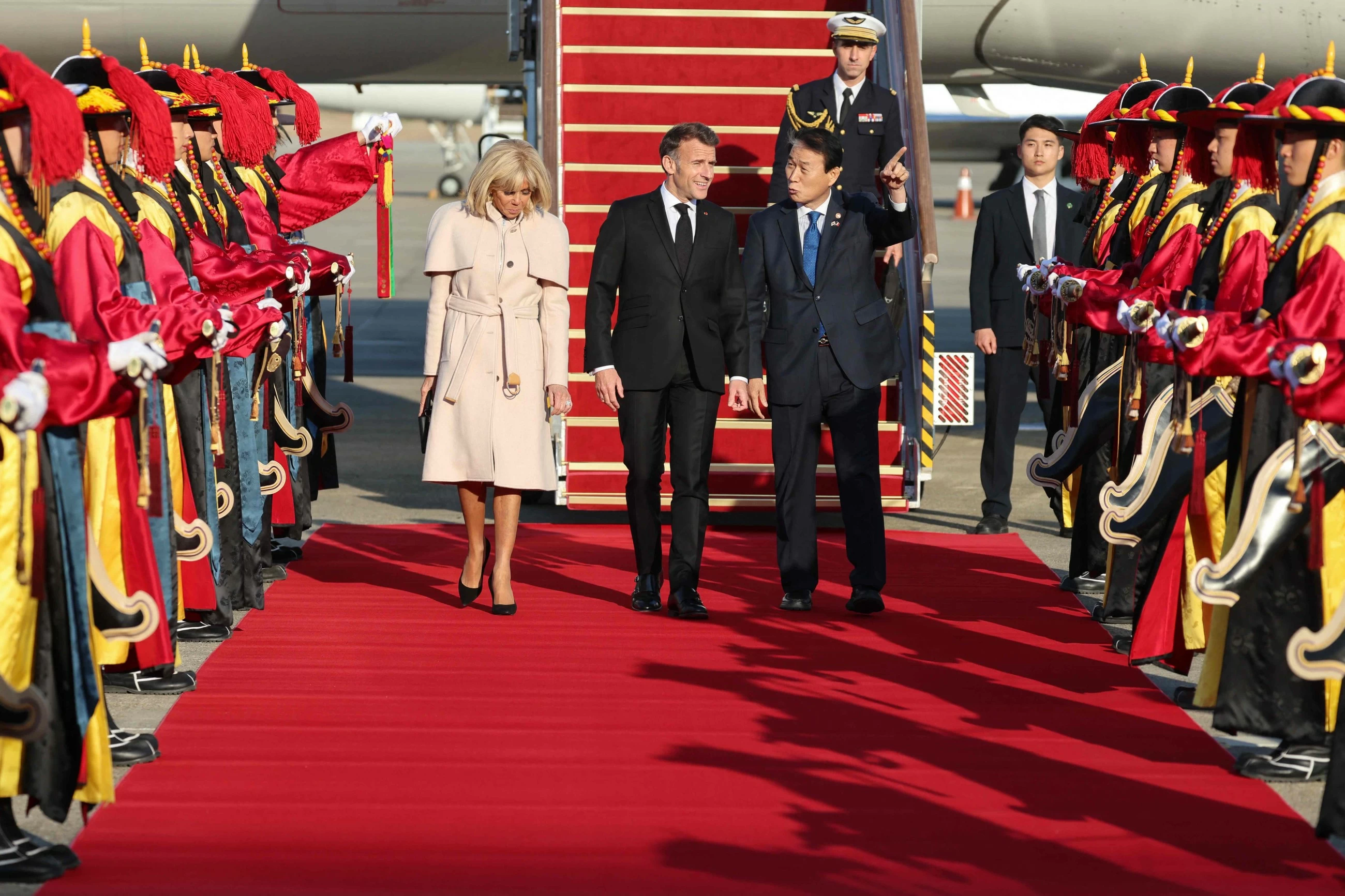 Macron says Trump marriage jibe does not 'merit response'