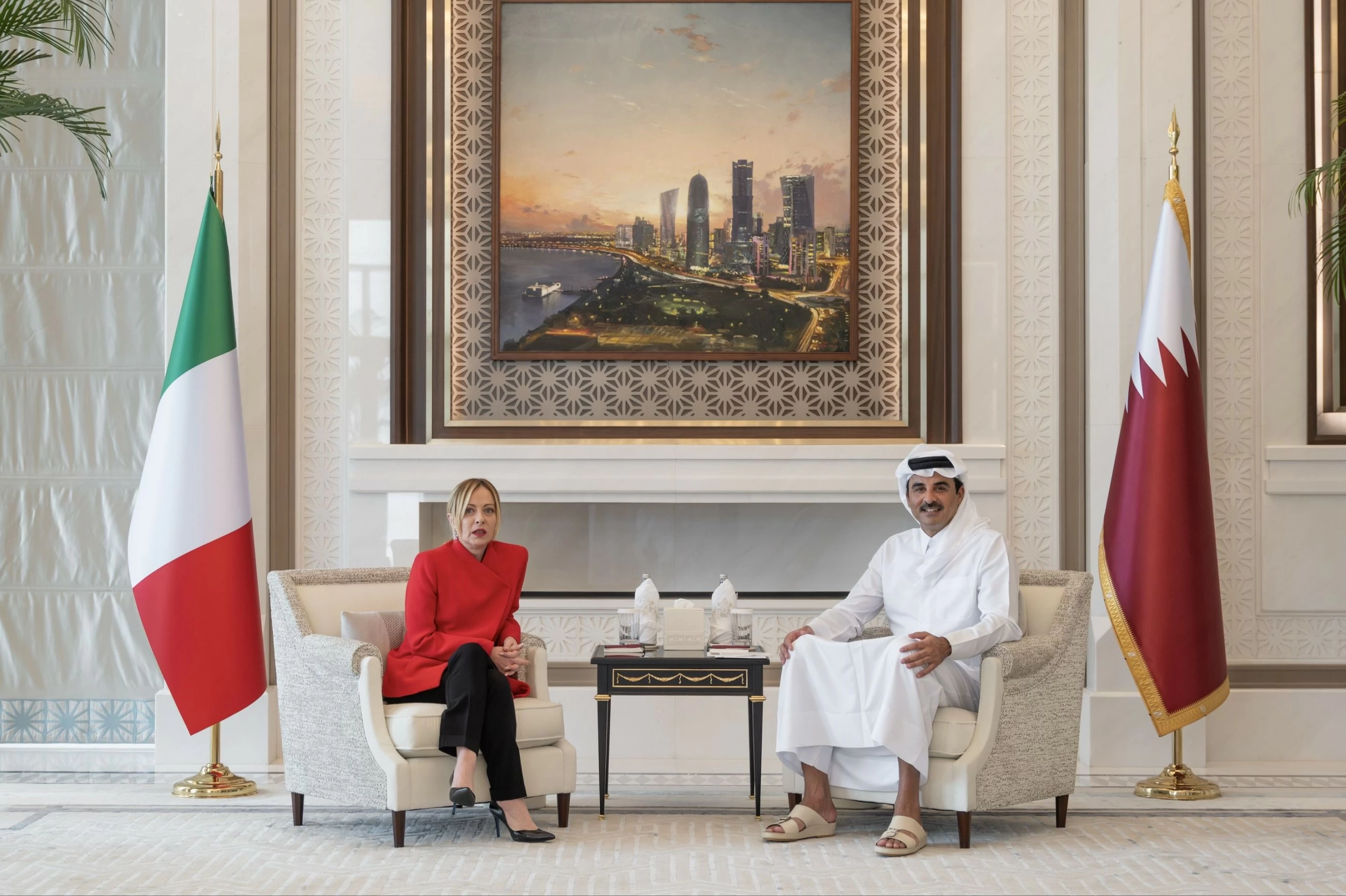 Emir of Qatar, Italian PM stress diplomacy to end current crisis