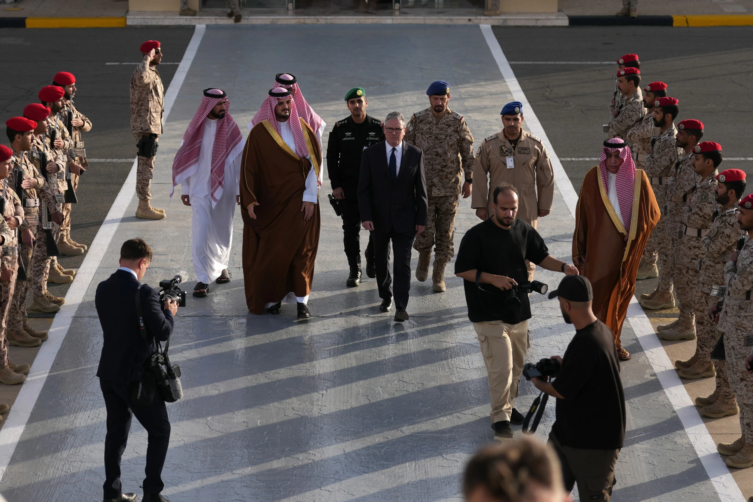 UK PM arrives in Saudi Arabia, welcomes Iran war ceasefire