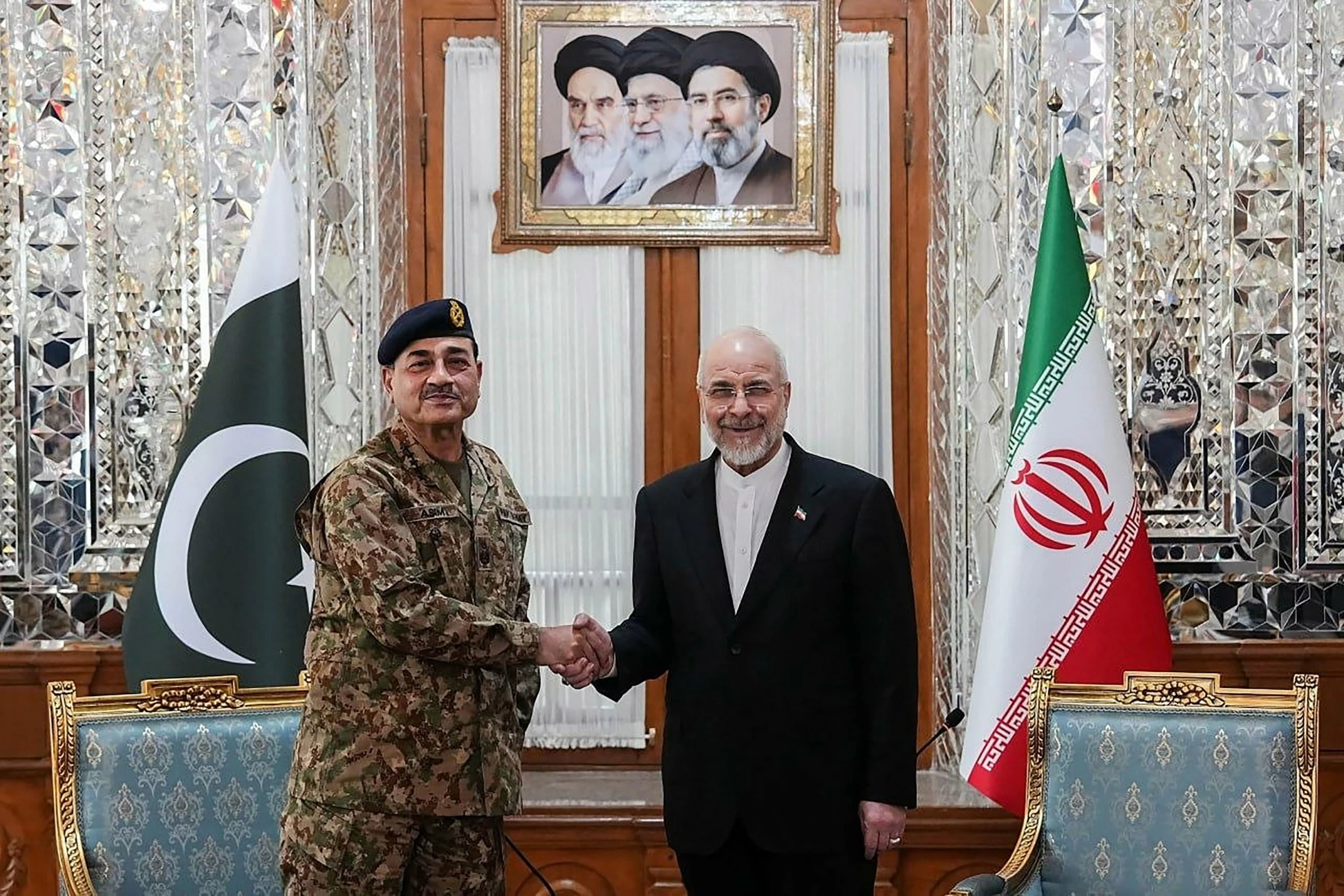Pakistan's military chief takes lead on US-Iran talks in diplomatic blitz