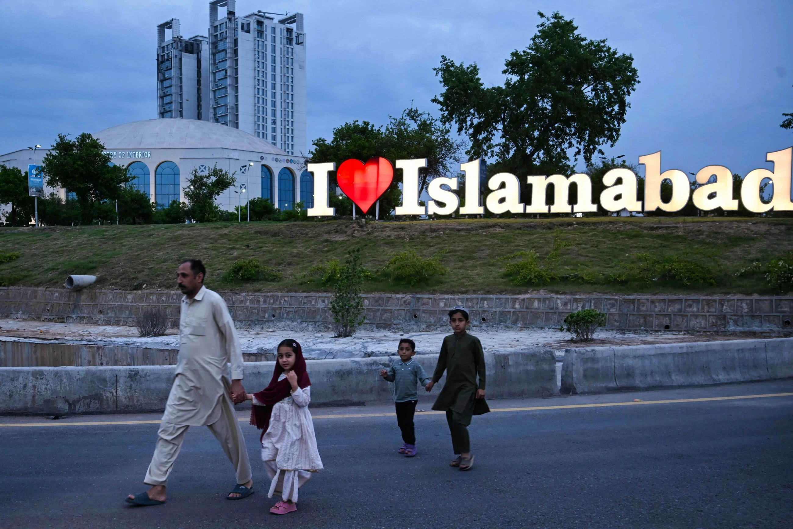 US, Iran warn they are ready for war as talks in limbo