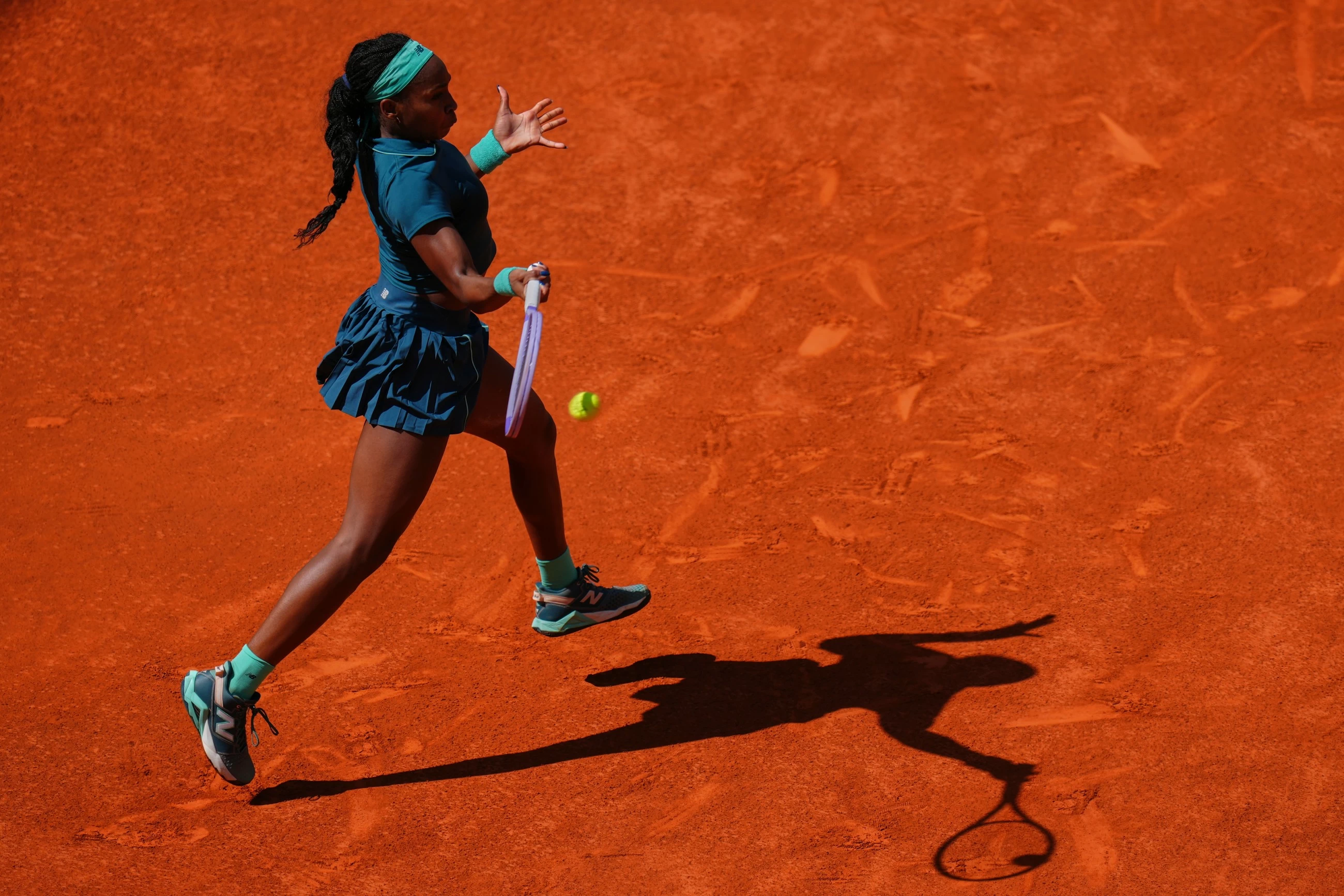 Gauff battles through illness,reaches Madrid Open last 16