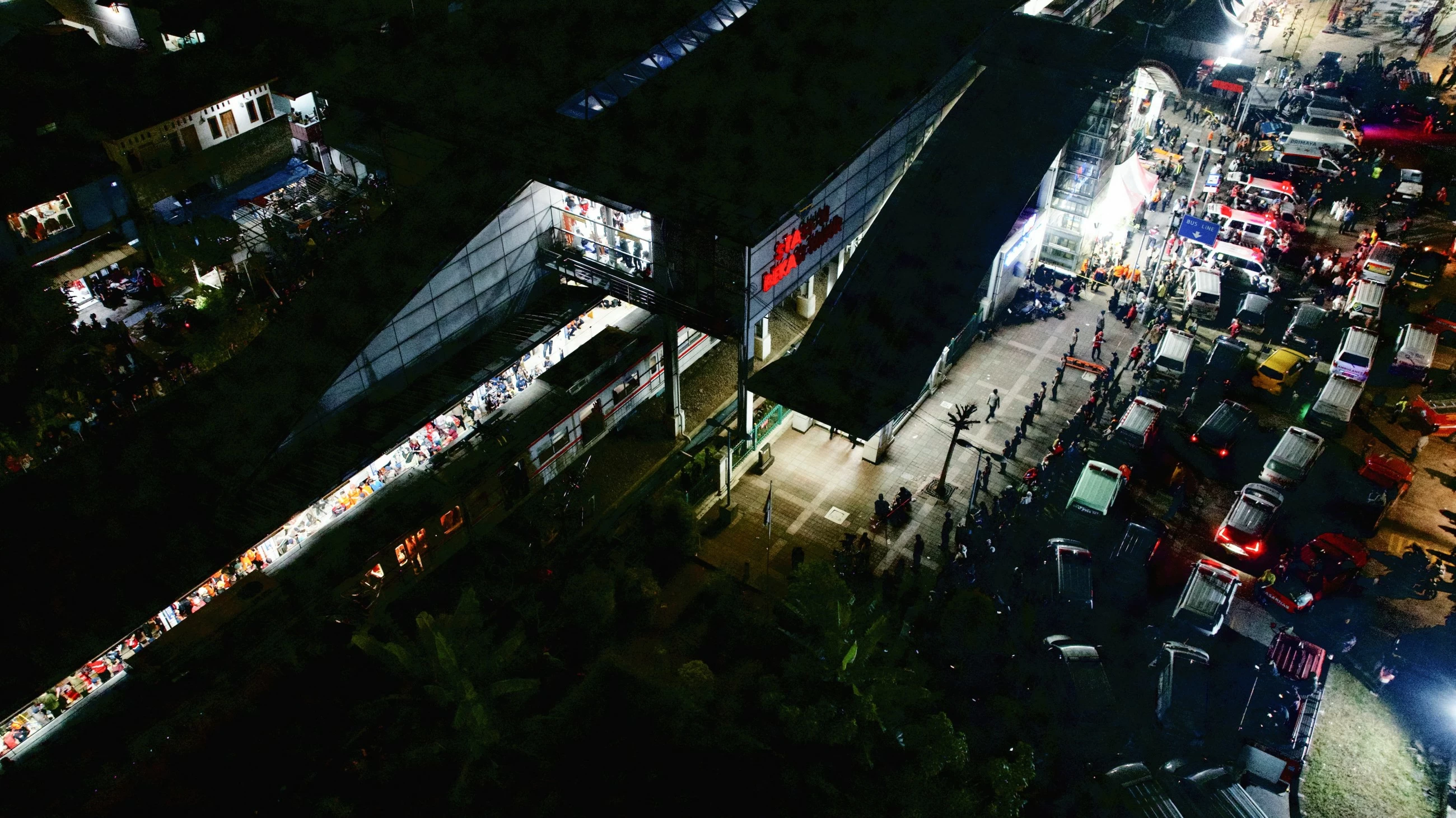 Train collision kills 15, injures dozens near Jakarta