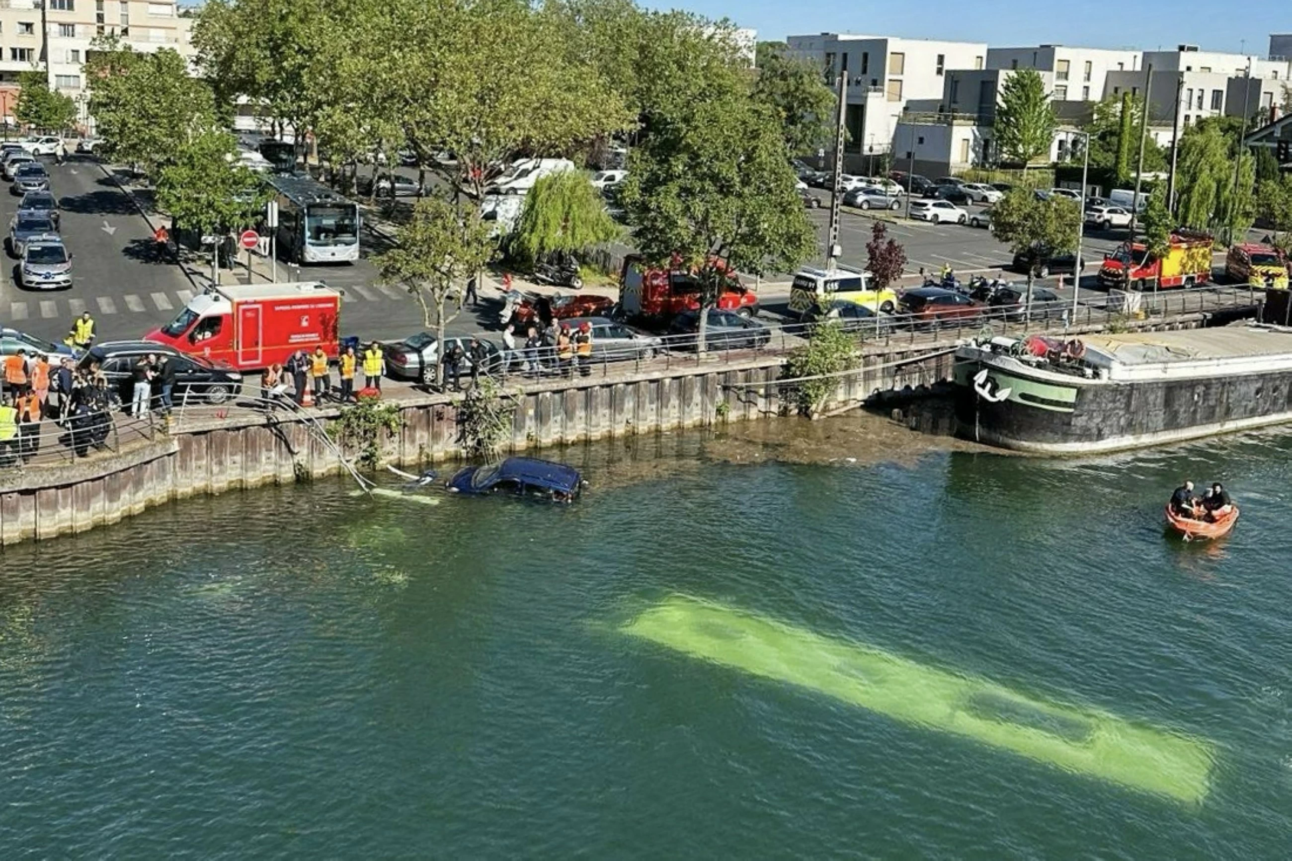 People rescued after bus falls into river Seine near Paris