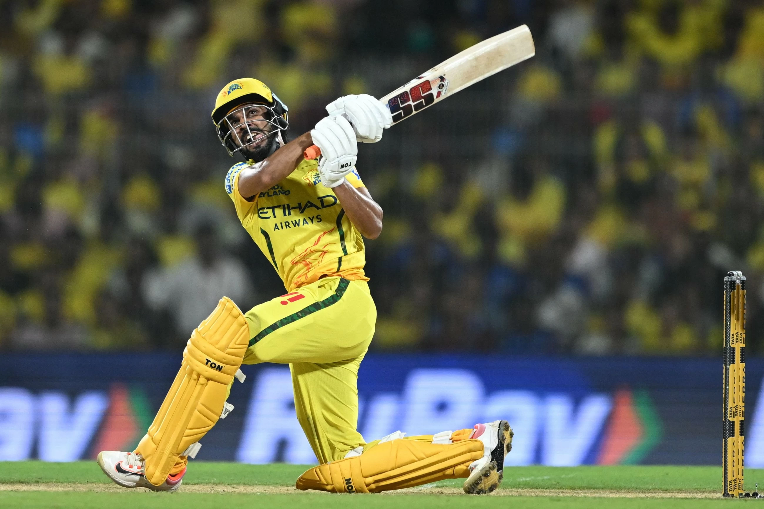 Clinical Chennai outclass Mumbai by eight wickets to keep playoff hopes alive