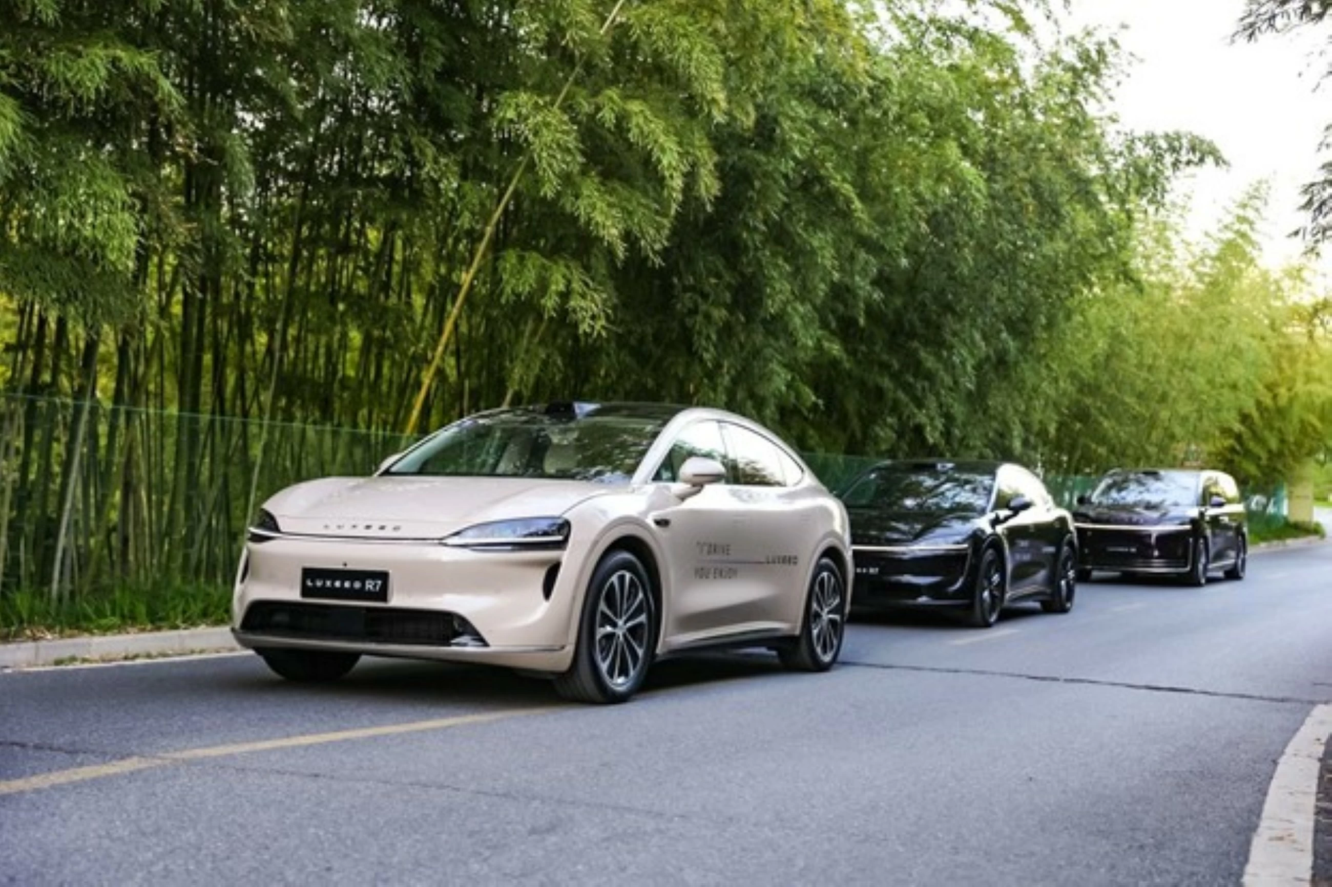 Luxeed R7 offers both fully electric and extended-range powertrains cars in UAE