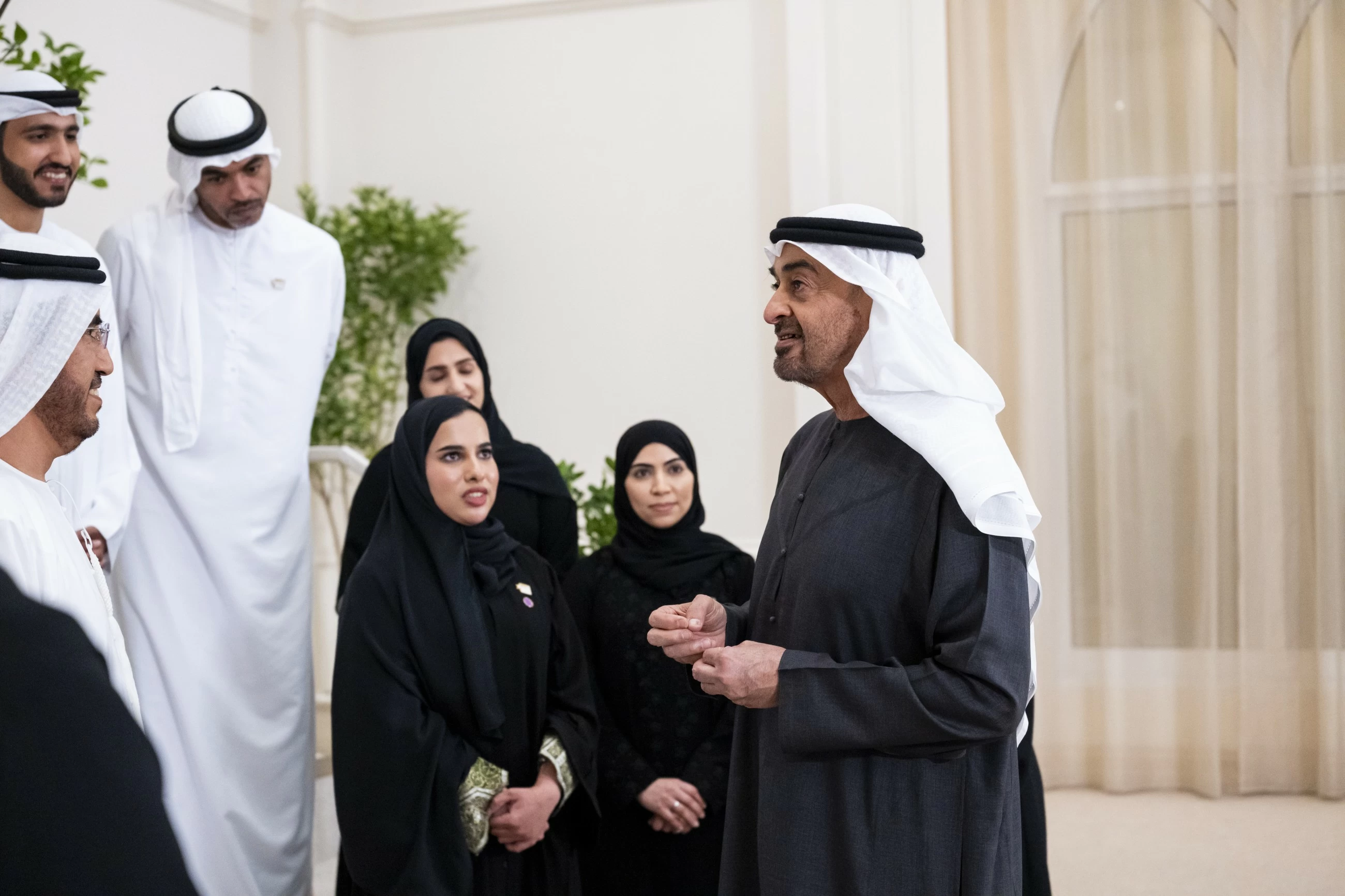 Der Präsident der Vereinigten Arabischen Emirate empfängt eine Delegation ...