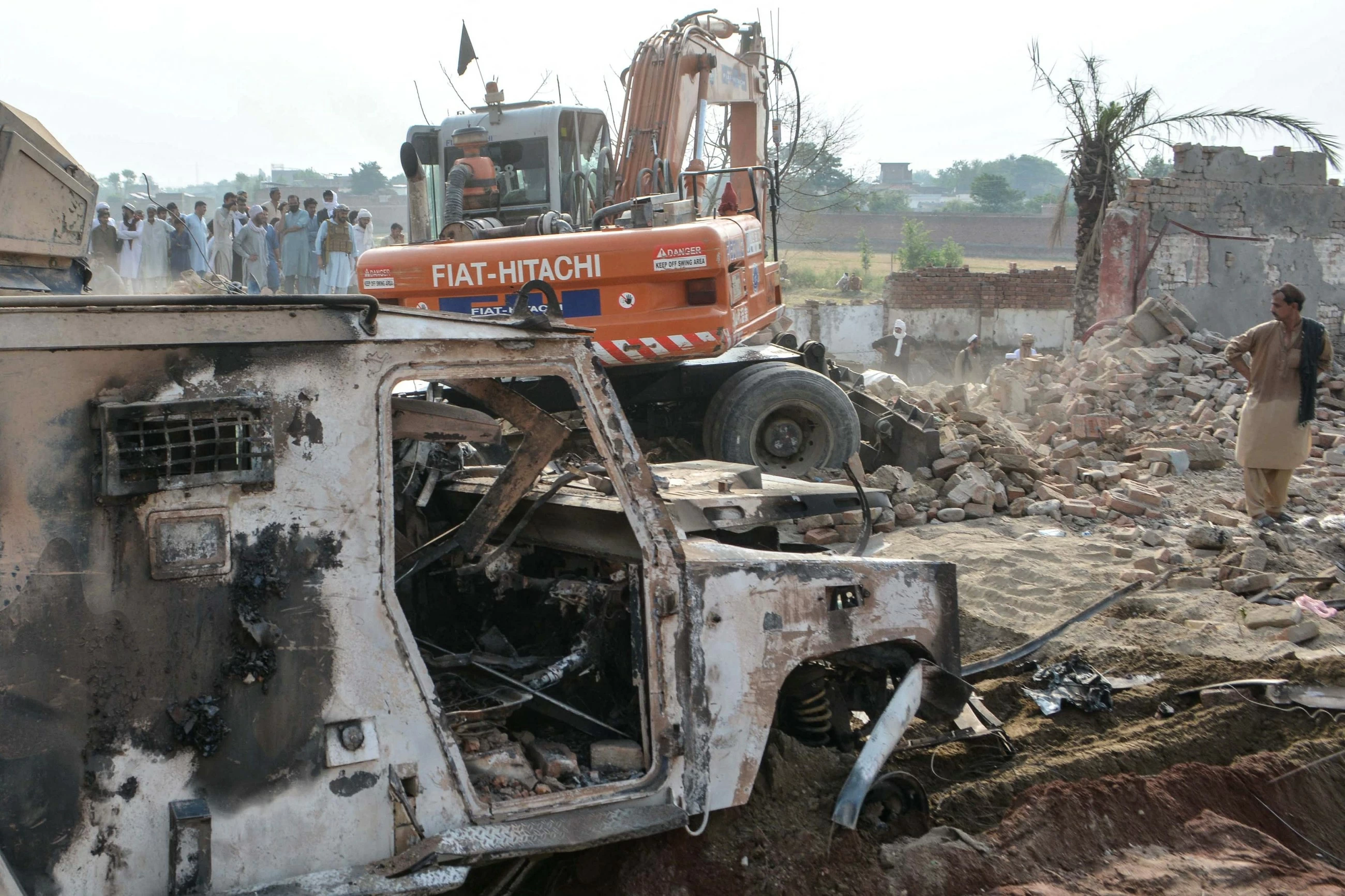 15 police officers killed in suicide attack on checkpoint in Pakistani city of Bannu