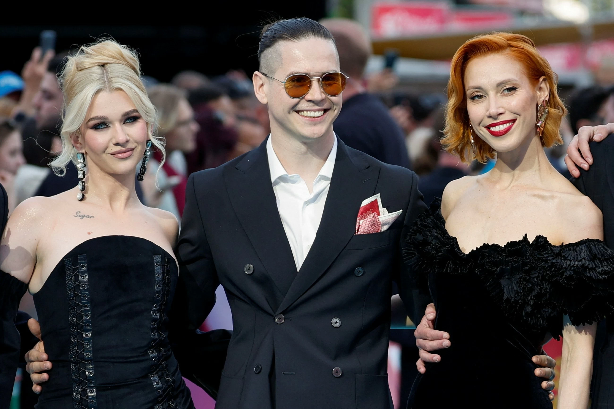 Selfies galore as Eurovision kicks off in Vienna