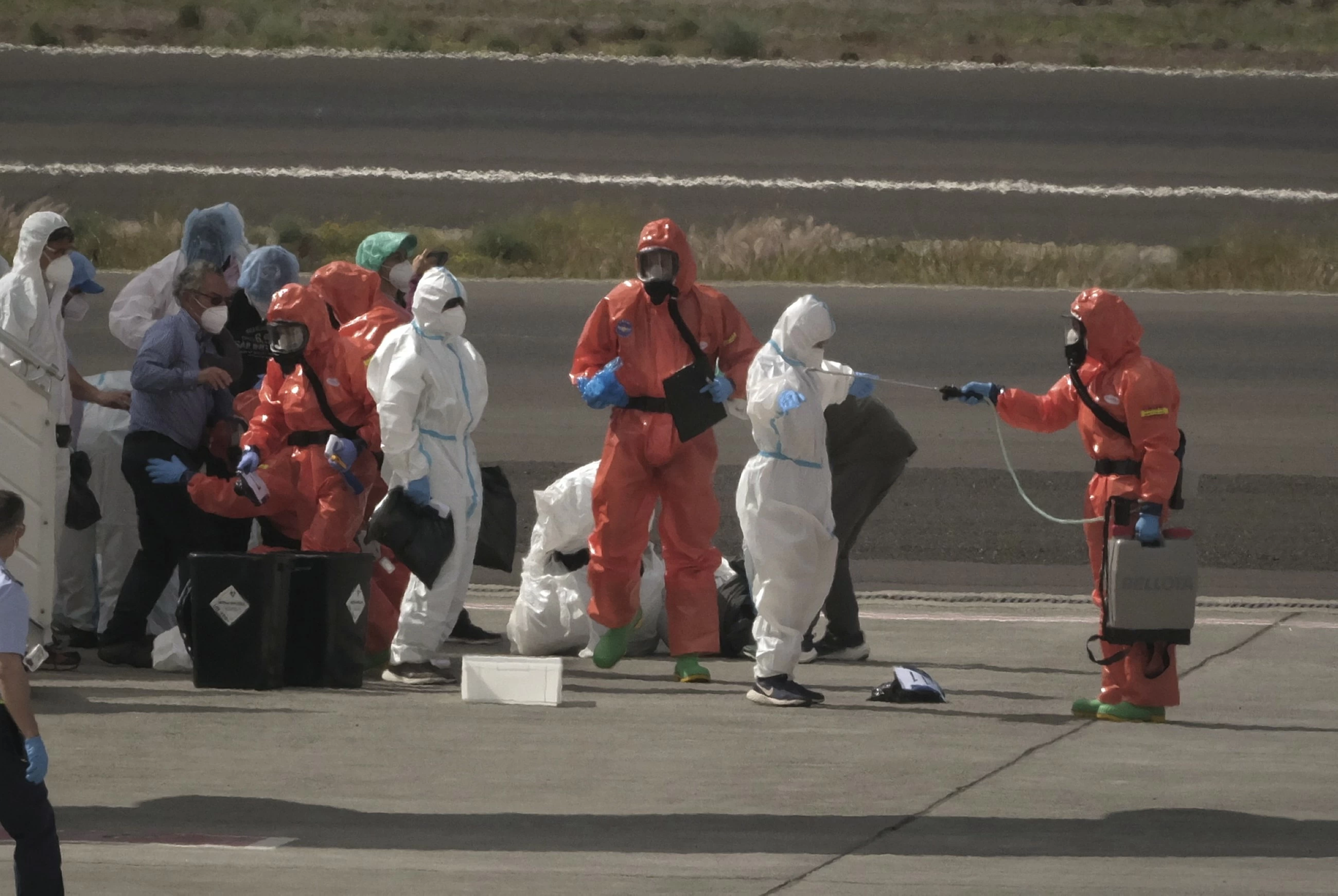 Hantavirus ship evacuation nears completion as 94 flown home