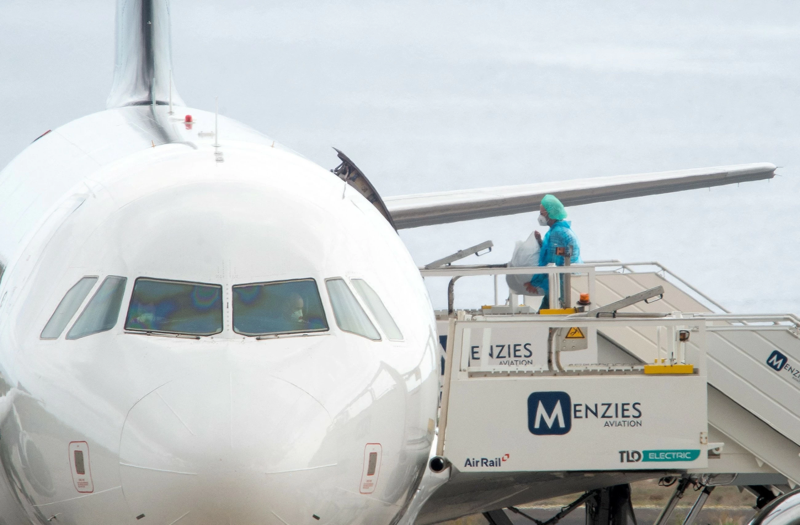 Hantavirus ship evacuation nears completion as 94 flown home