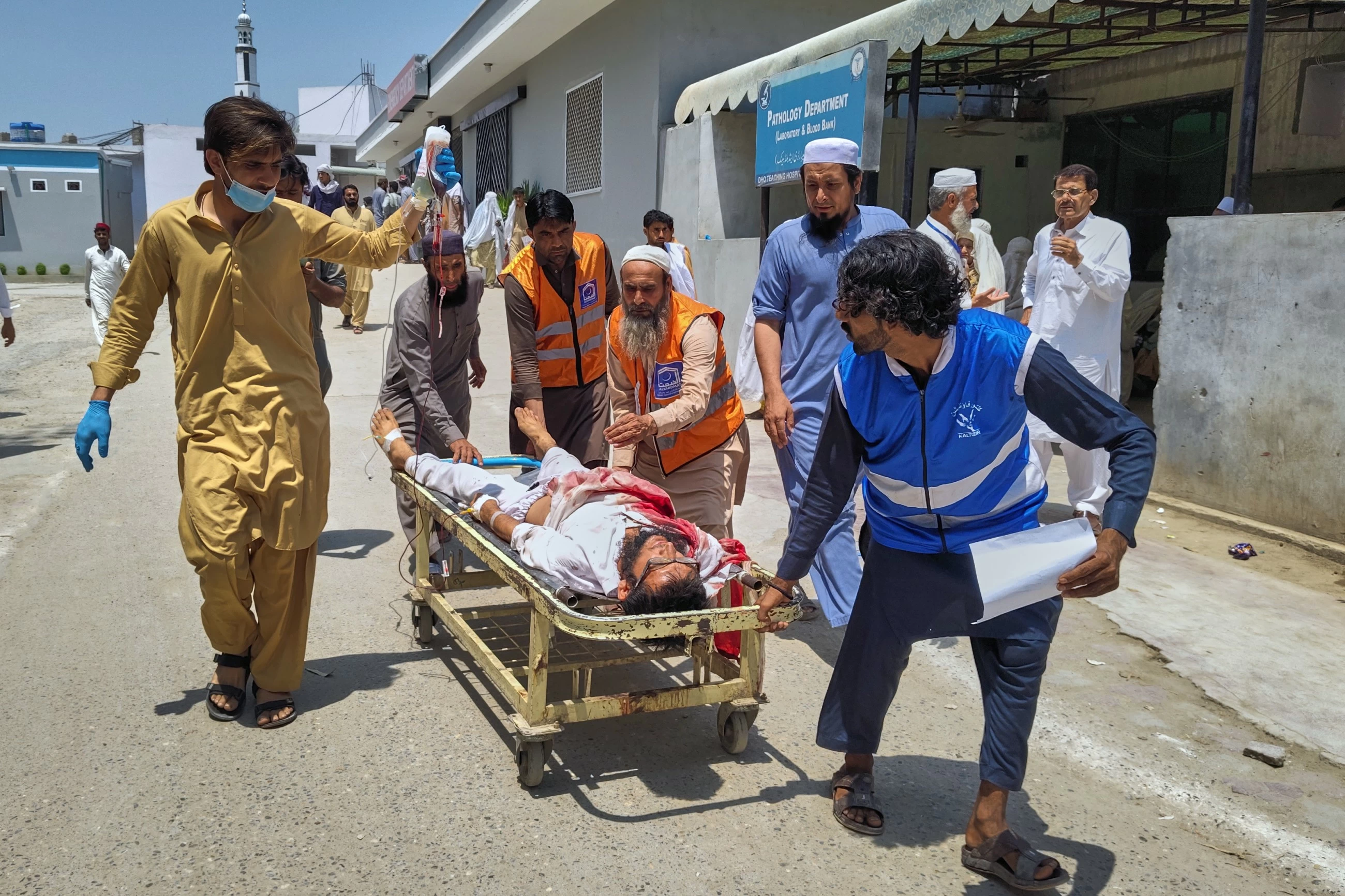 Nine killed in northwest Pakistan market blast
