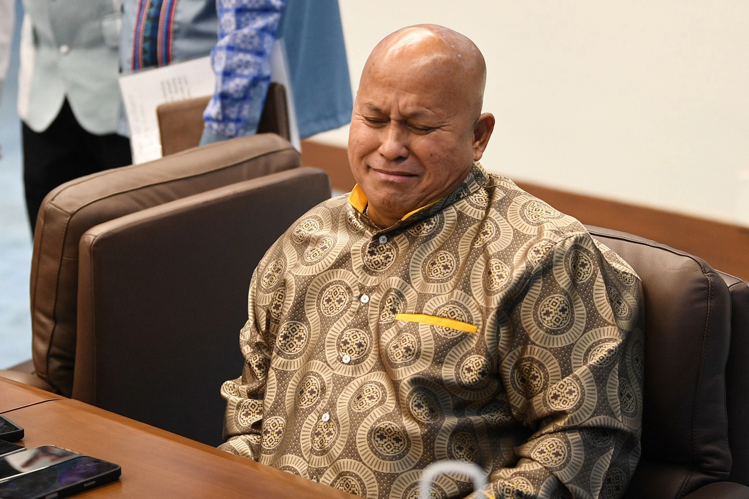 Gunfire breaks out in Philippine Senate where authorities have tried to arrest a senator
