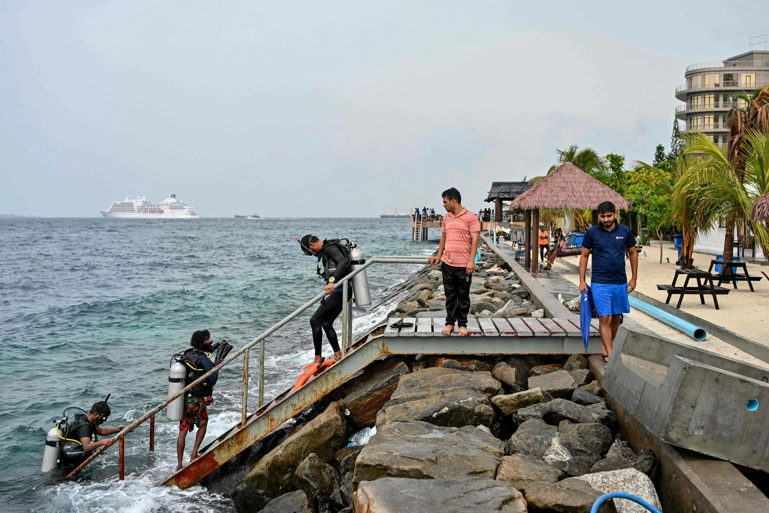 Five Italian tourists die in Maldives cave-diving tragedy