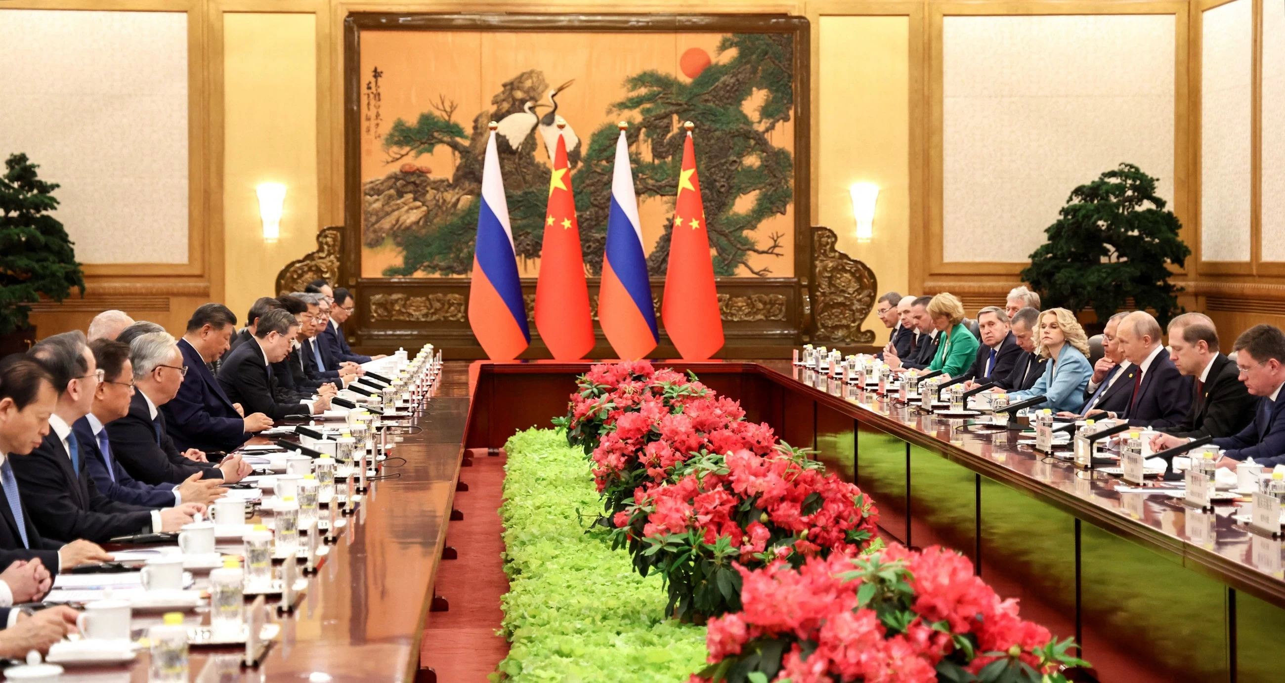Putin, Xi hail 'unyielding' ties in talks after Trump visit