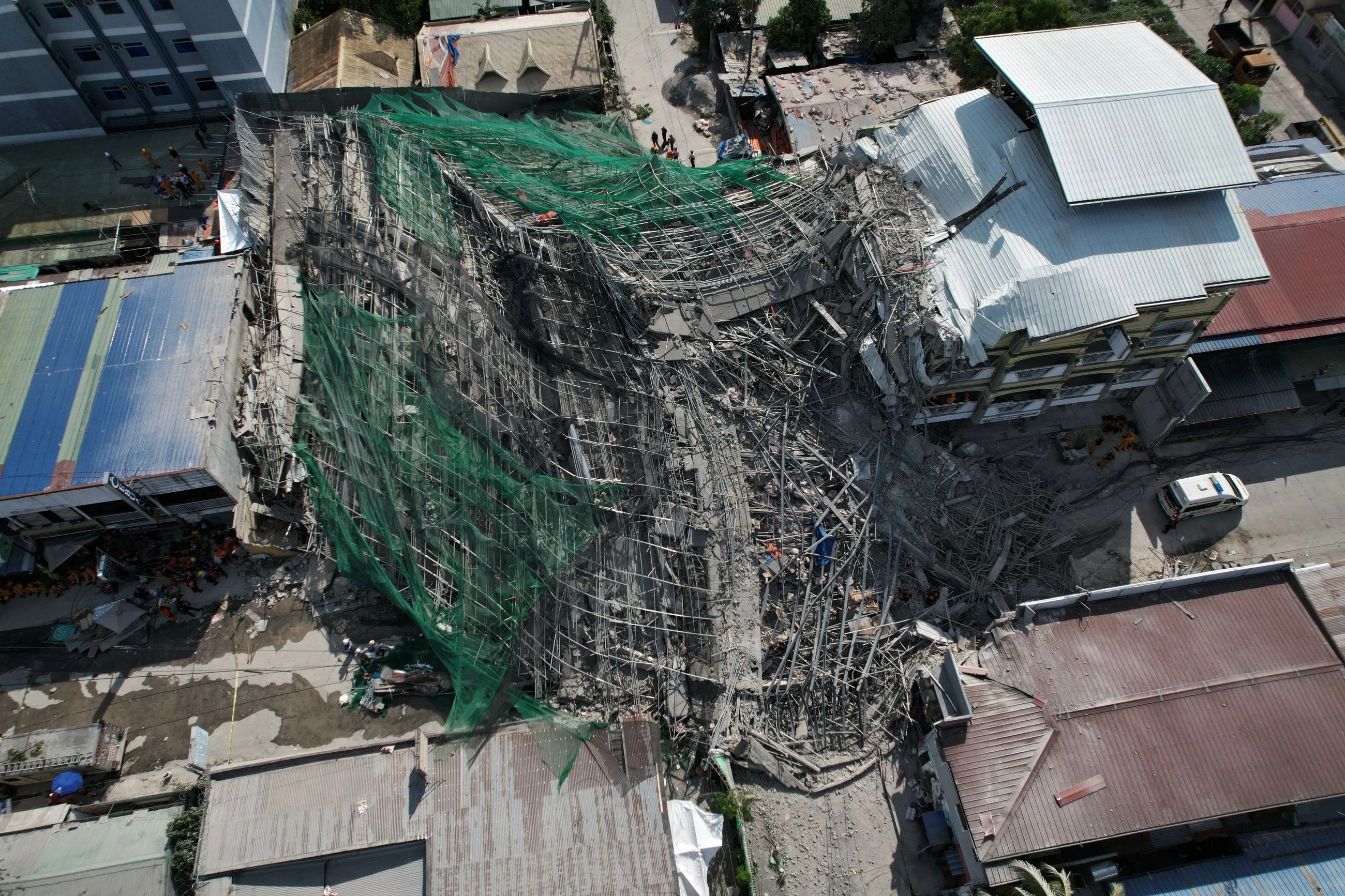 9-storey building in Philippines collapses, kills Malaysian man and leaves 20 missing