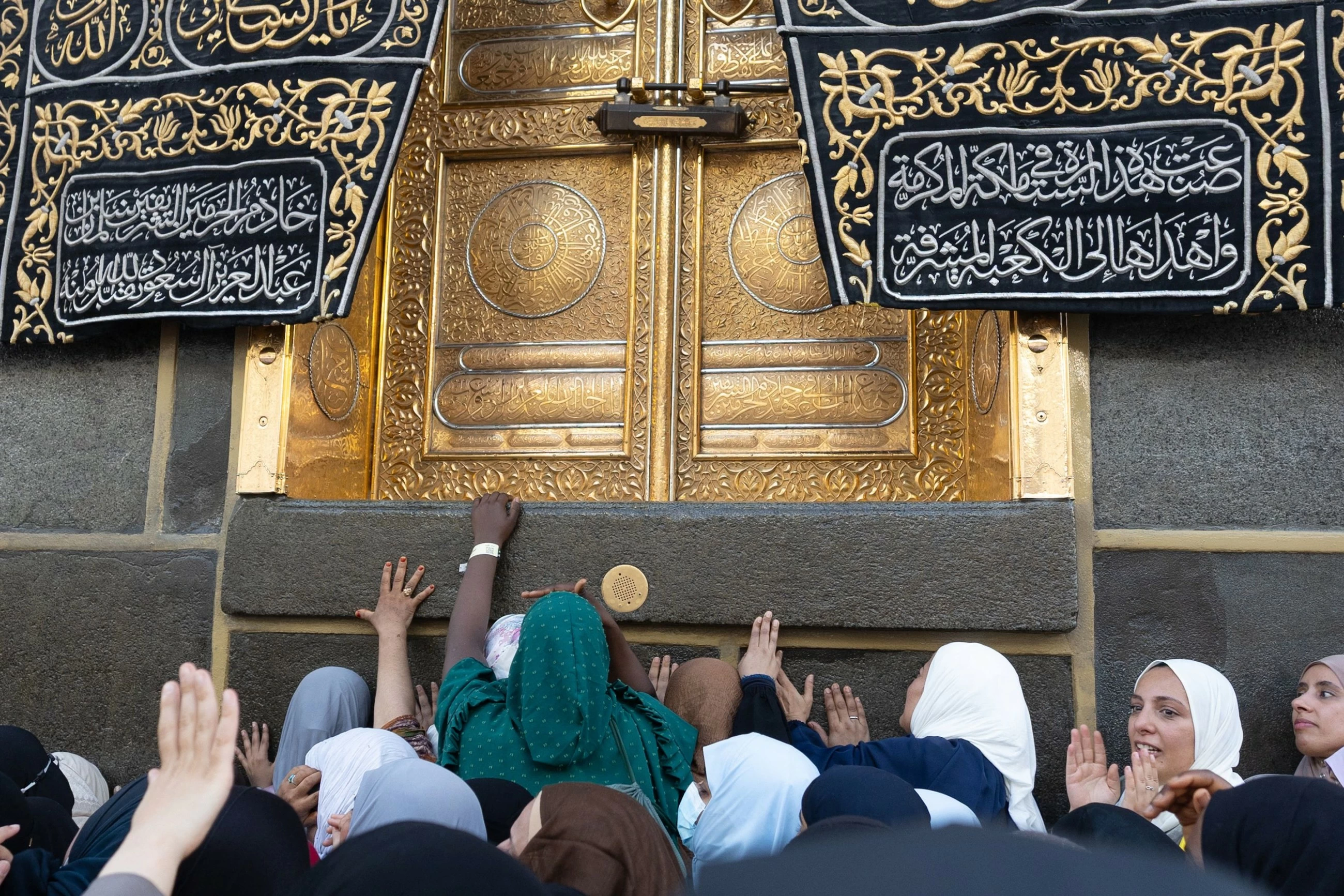 Pilgrims from West flock to annual Hajj despite Mideast war