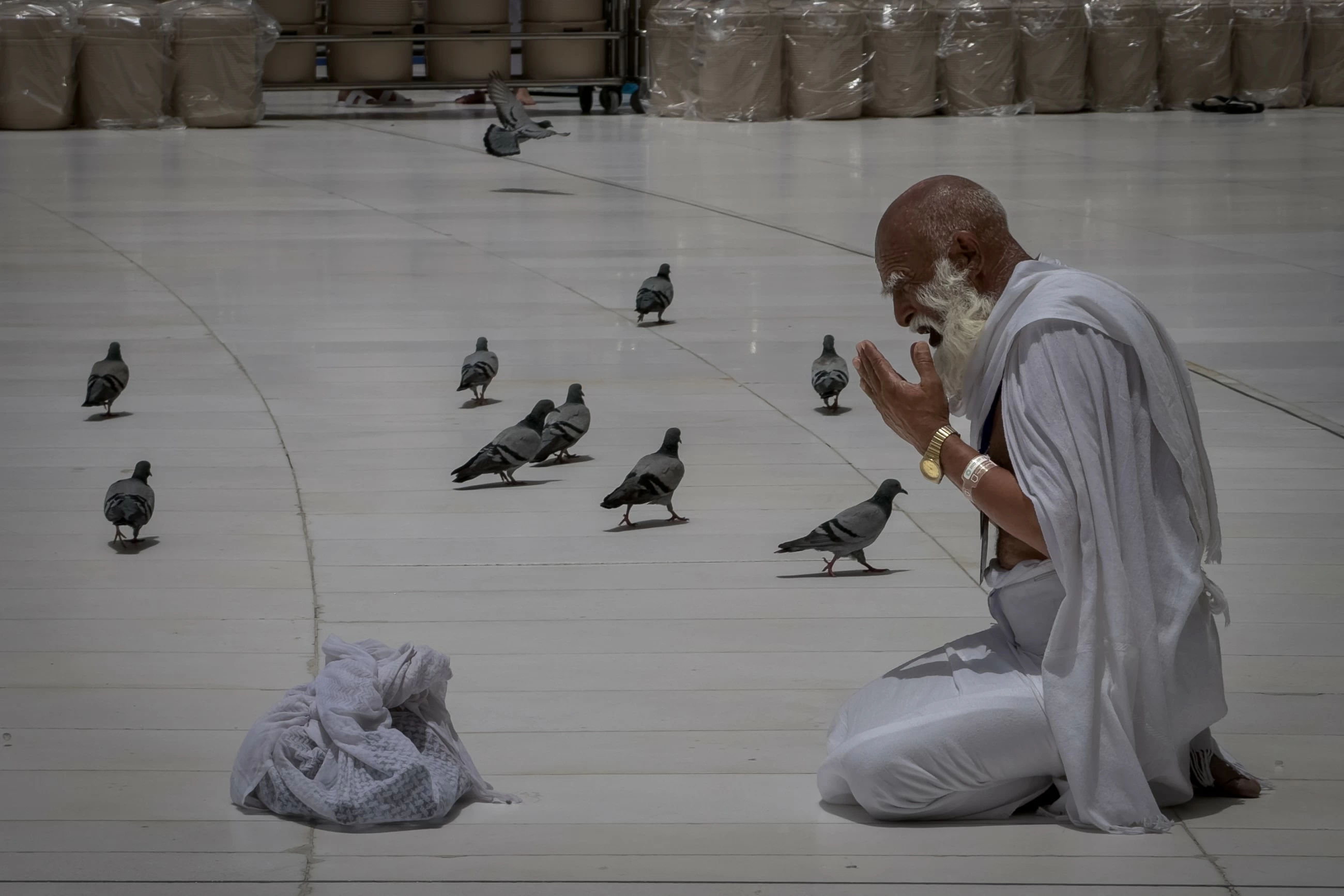 Pilgrims from West flock to annual Hajj despite Mideast war