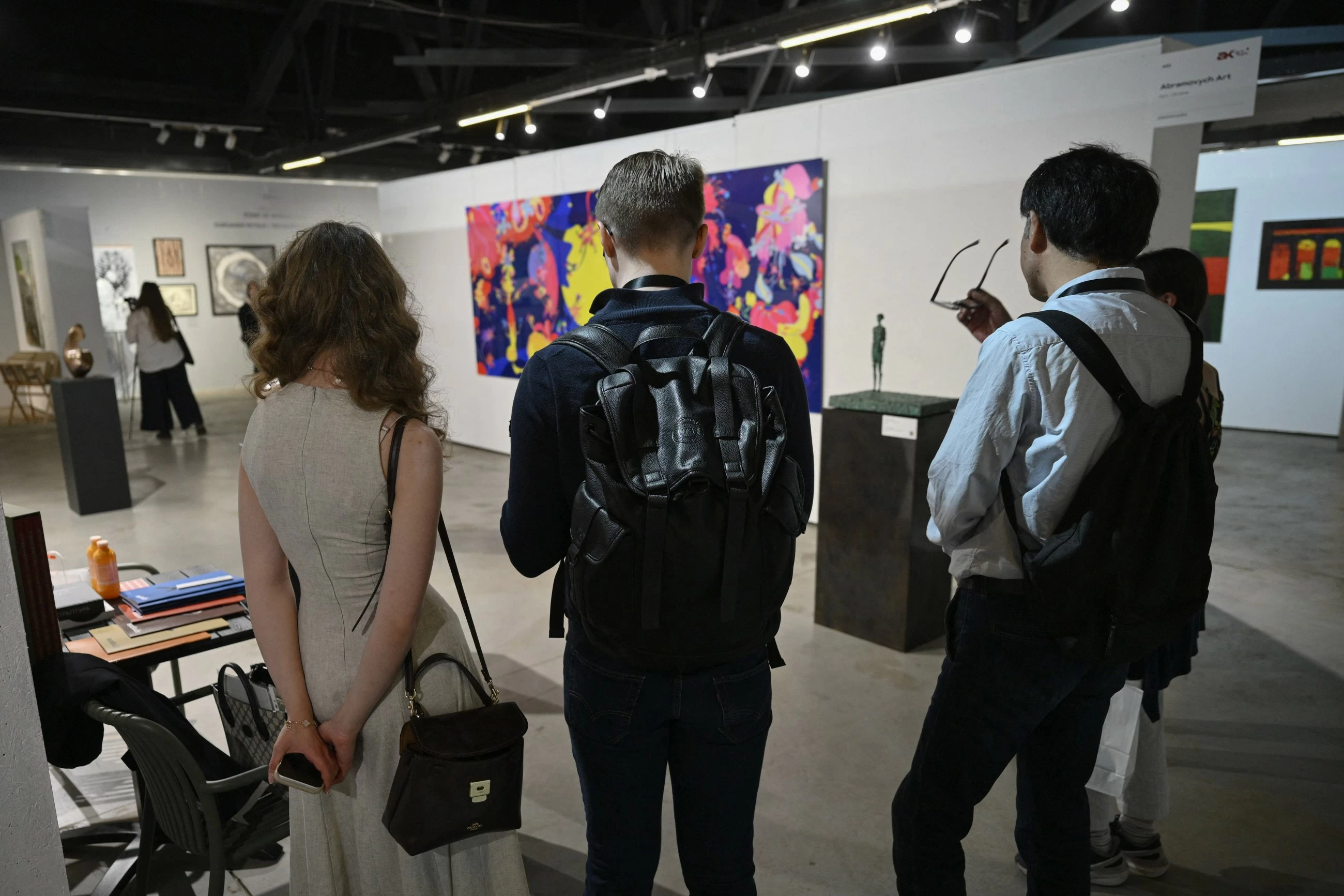 Ukrainians seek cultural escape from war&rsquo;s brutality, find comfort at art fair