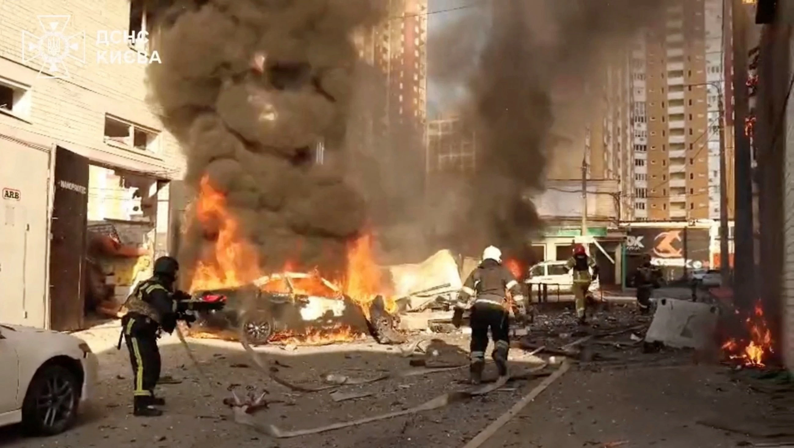 Russian attack kills at least 14 in Ukraine