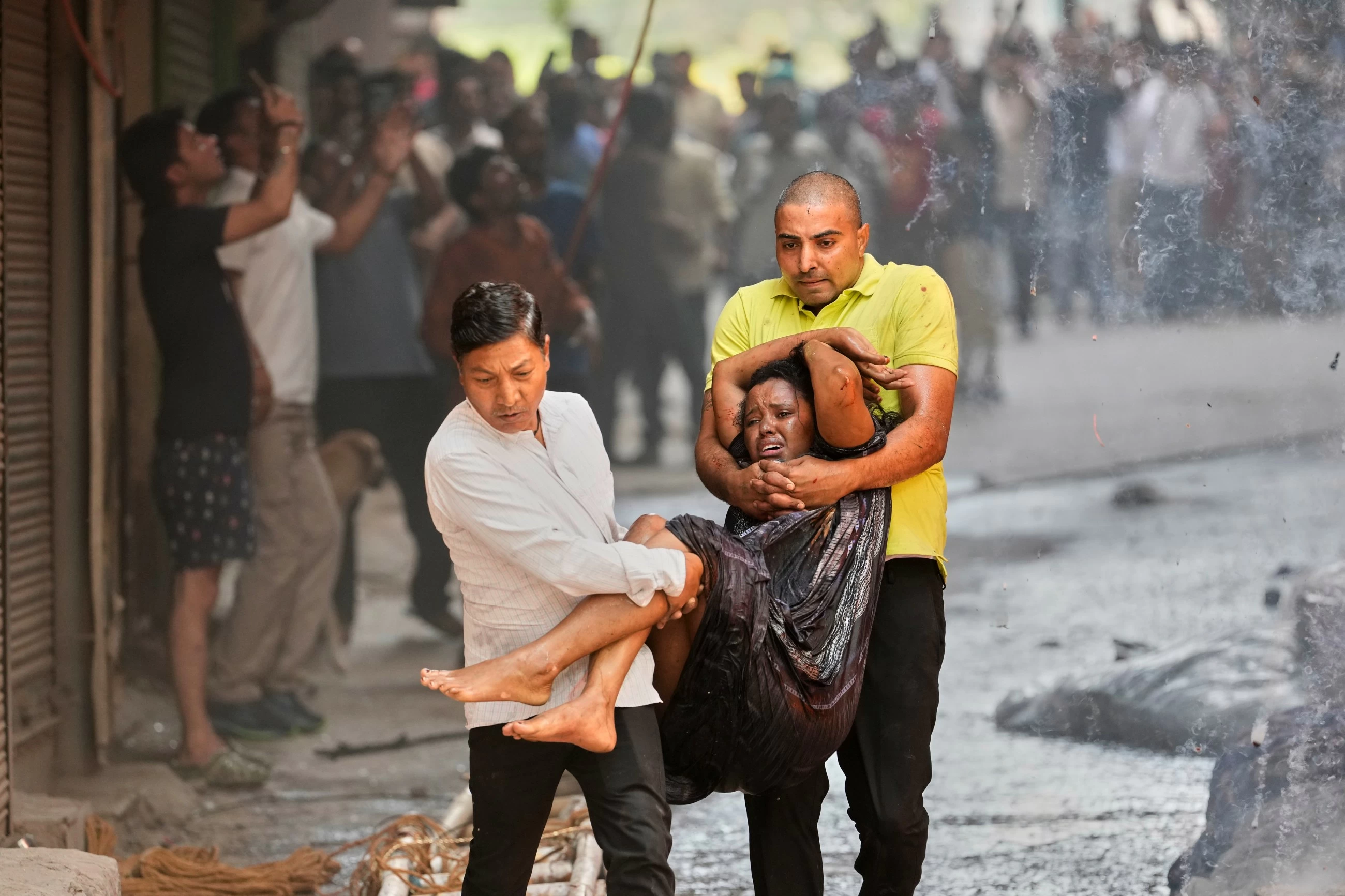 At least 20 killed in New Delhi building fire