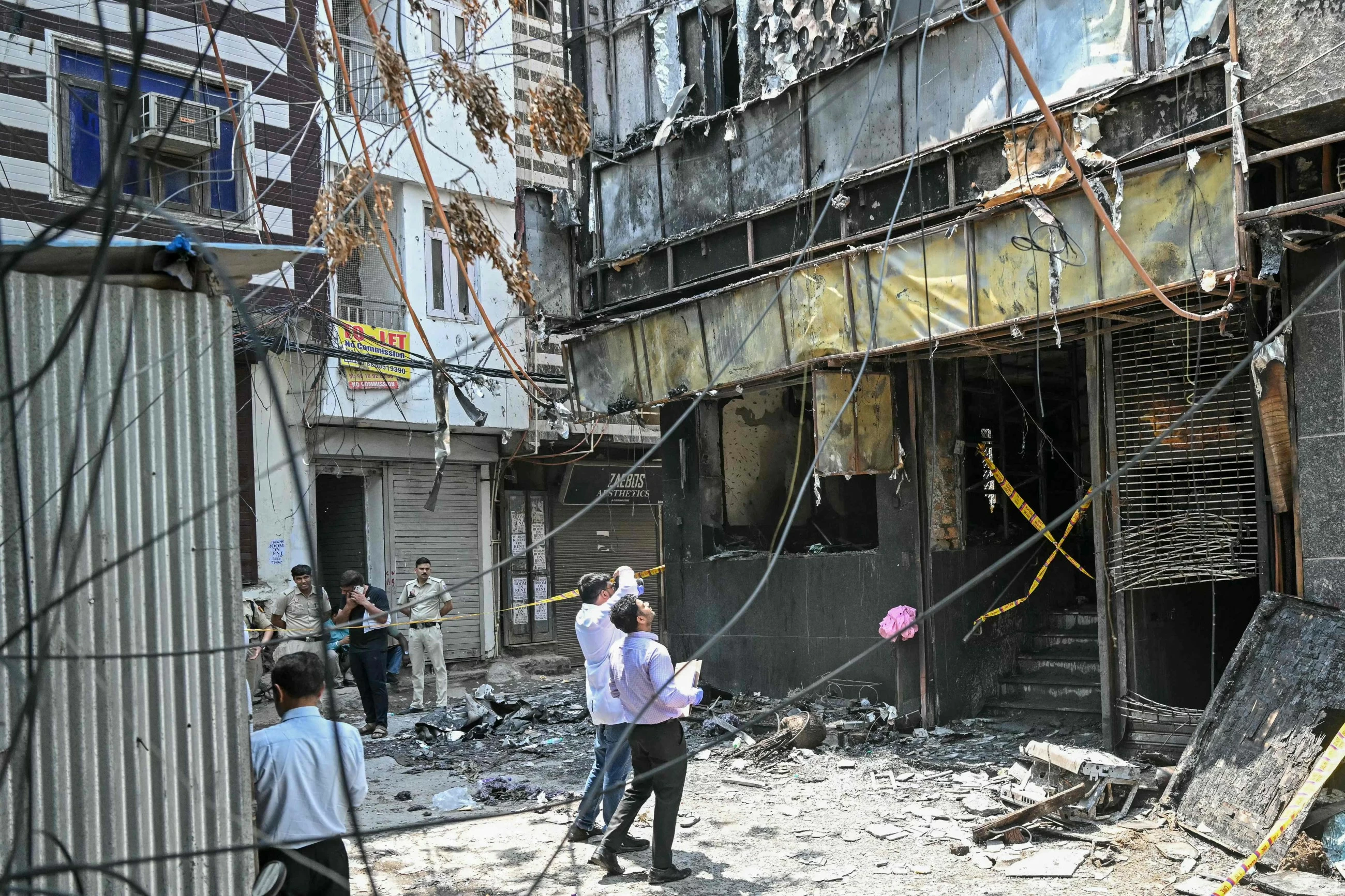 18 foreigners among 21 killed in Delhi hotel fire