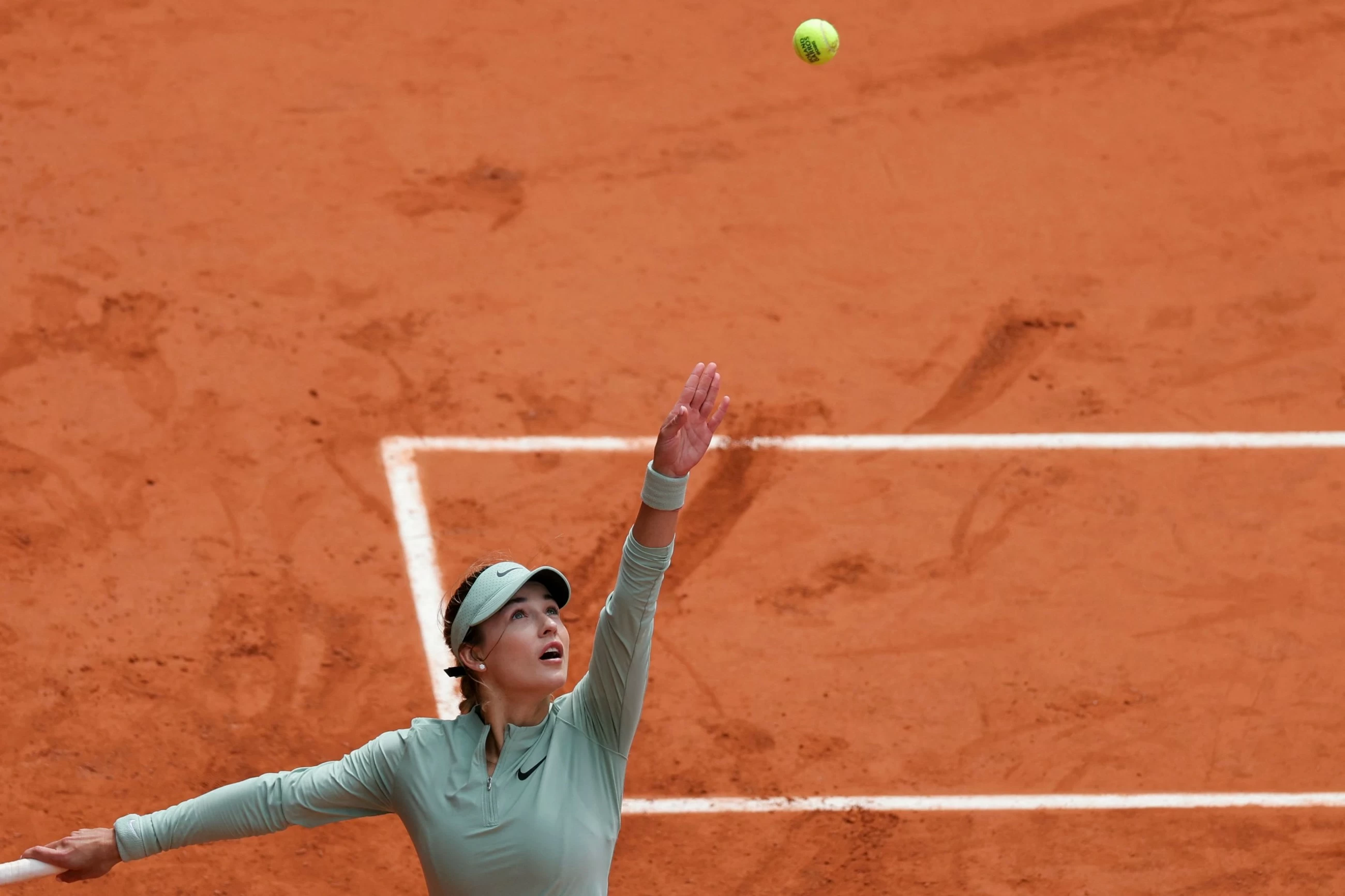 Chwalinska’s dream run continues, Shnaider stuns top seed Sabalenka