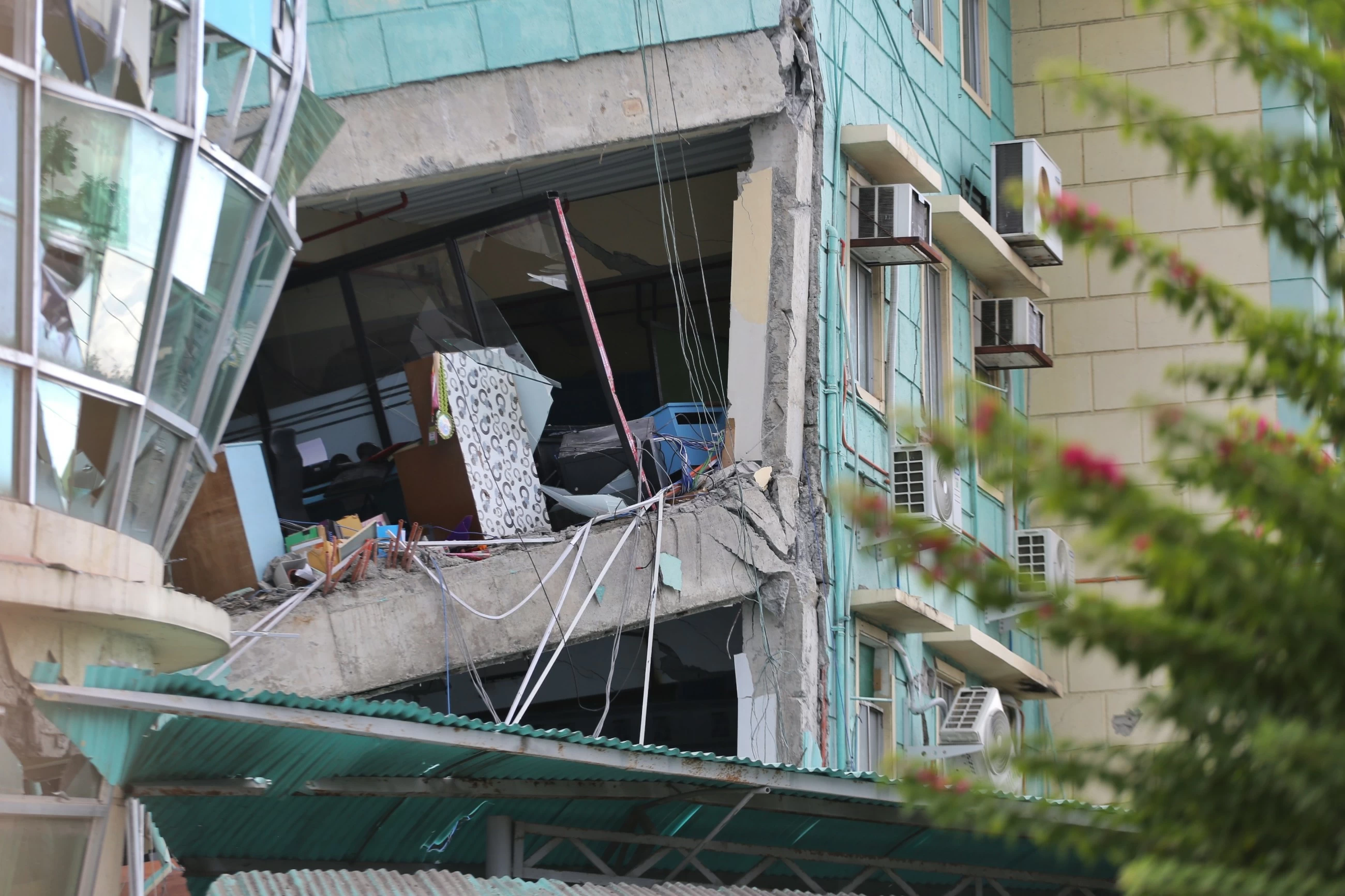 32,000 displaced by the Philippine earthquake, death toll rises to 41