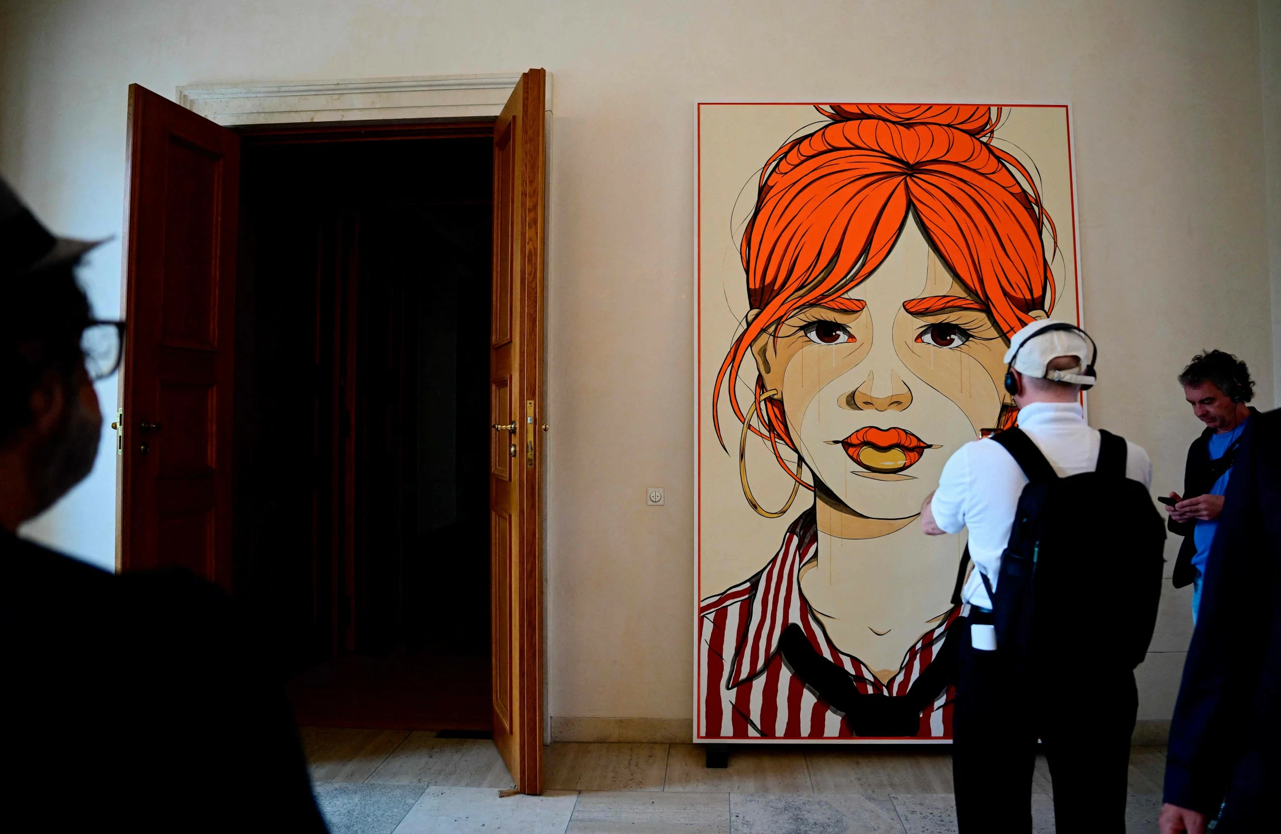 Pop-up art show gives Germans rare chance to explore President&rsquo;s residence