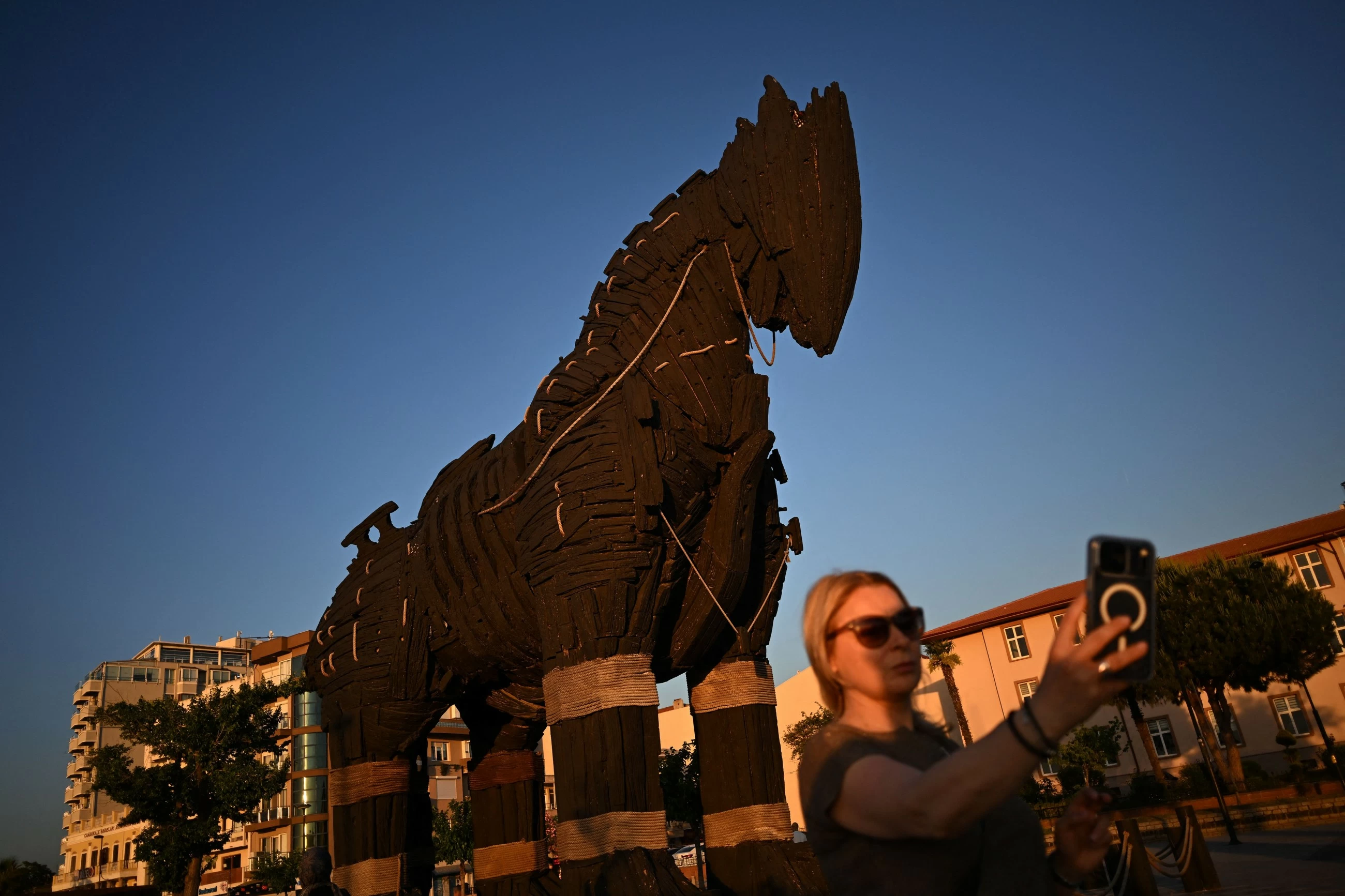 Historical Troy exhibition in Rome&rsquo;s Colosseum set to spellbound audience