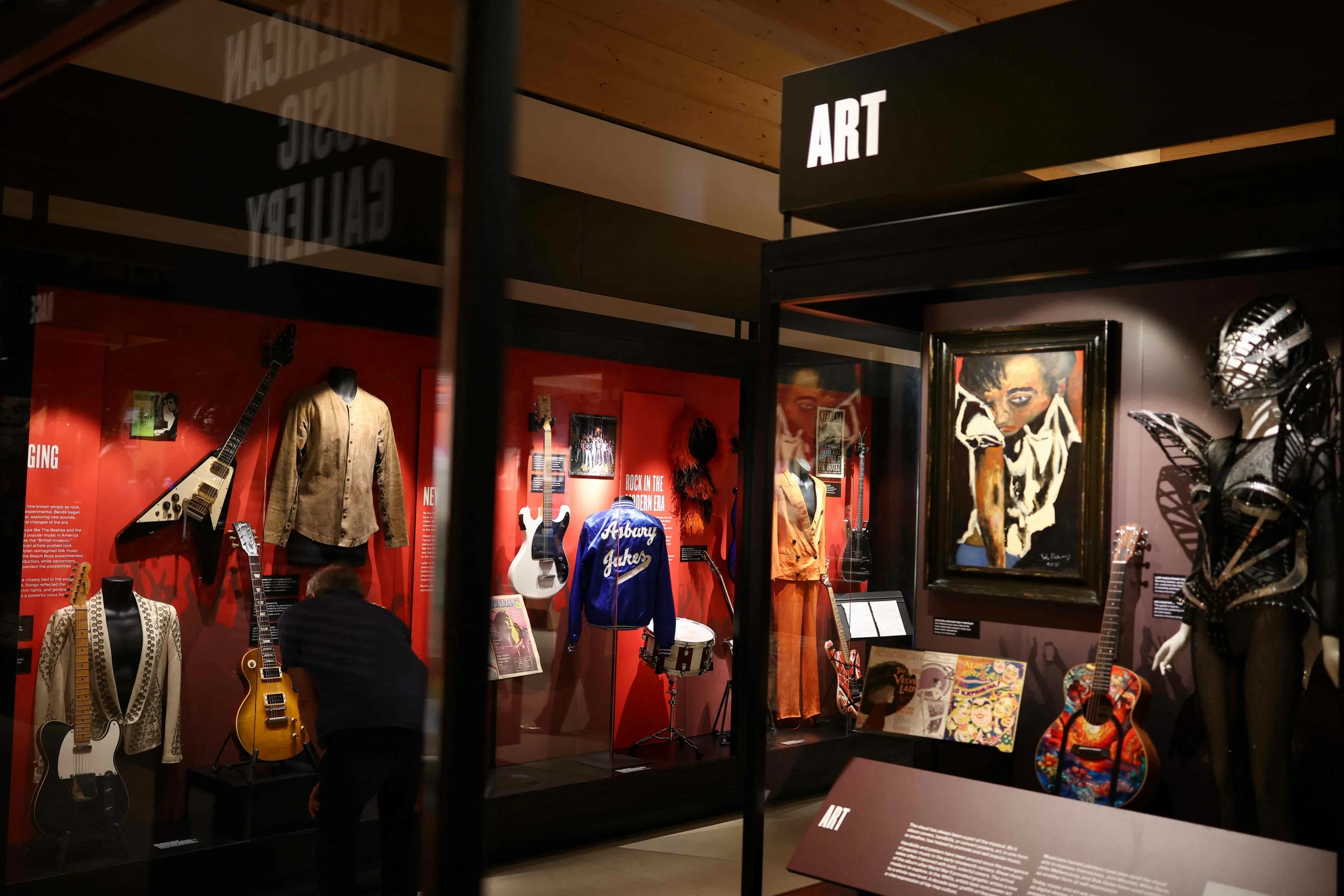 Rock legend Bruce Springsteen returns to his home with new exhibition