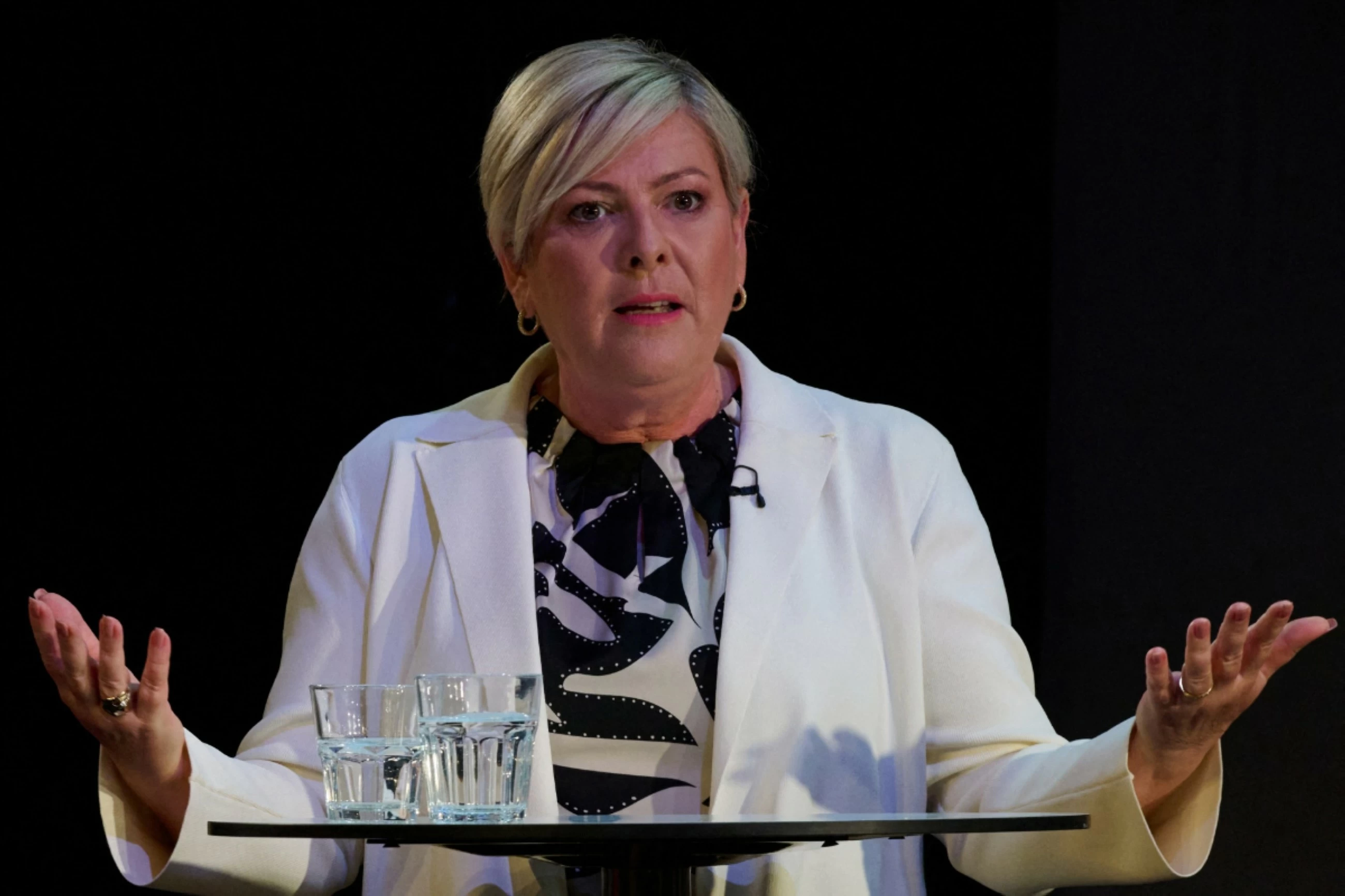 UAE leaders congratulate President of Iceland on National Day