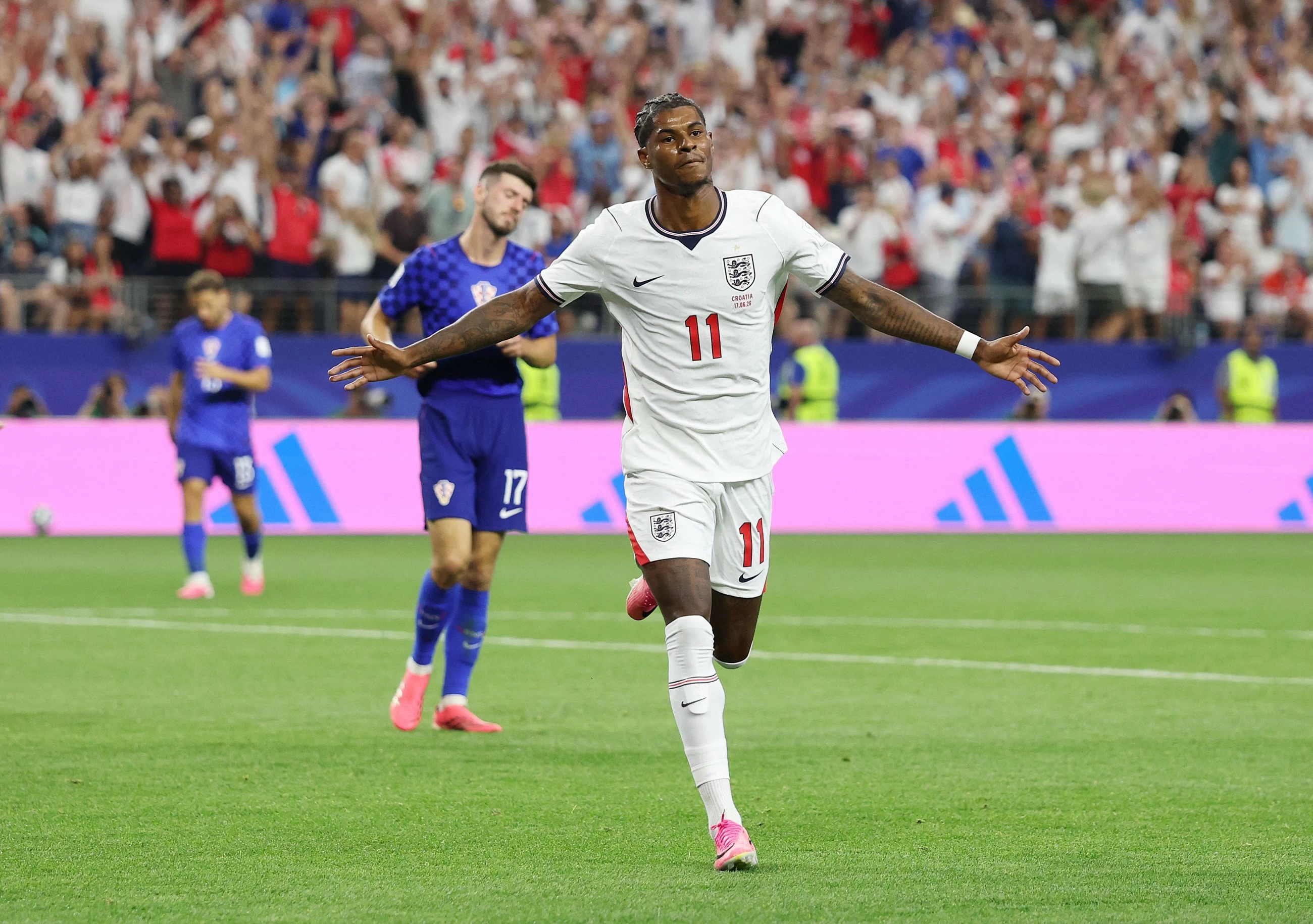 Kane scores twice as England beat Croatia to launch World Cup charge