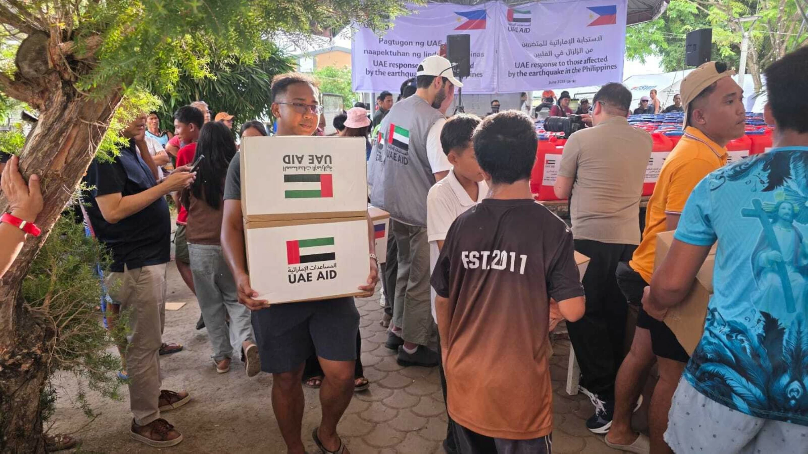 UAE sends 700 food parcels and 500 gallons of water to support quake-hit victims in Philippine