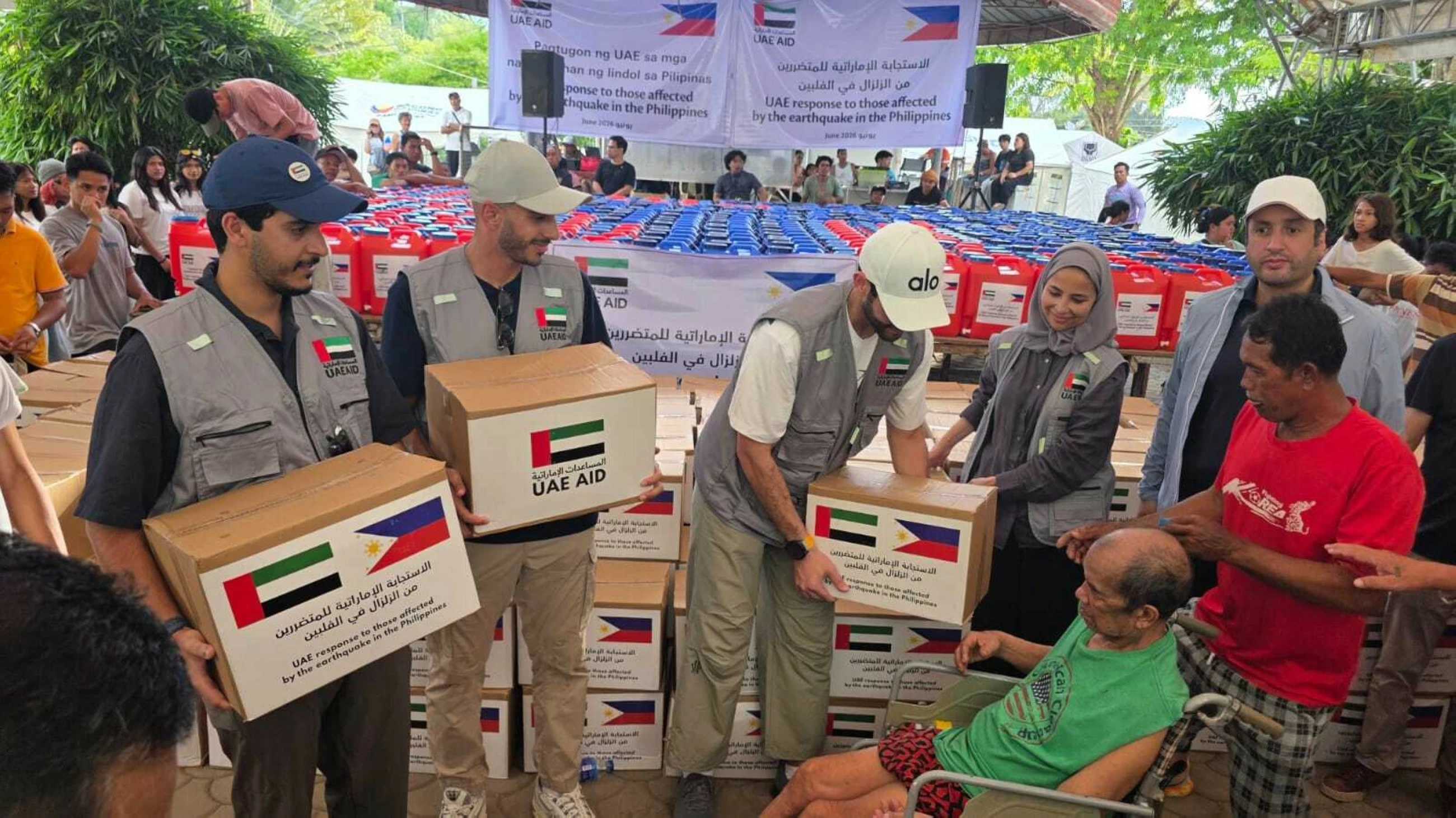 UAE sends 700 food parcels and 500 gallons of water to support quake-hit victims in Philippine
